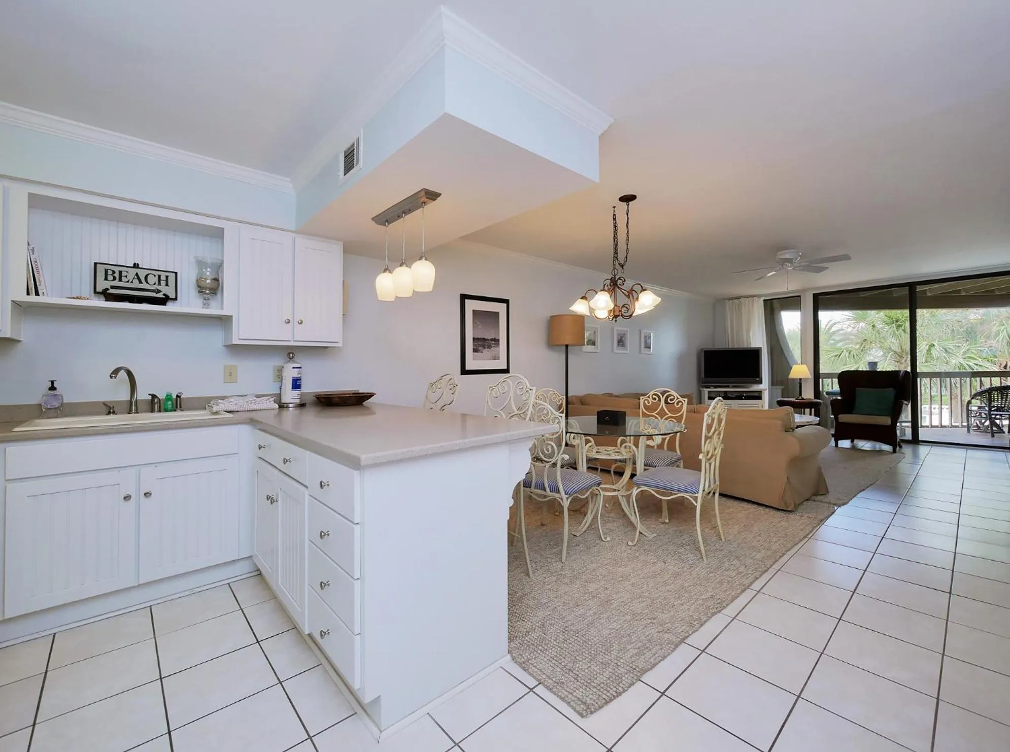 Kitchen or kitchenette in Hibiscus 201 D