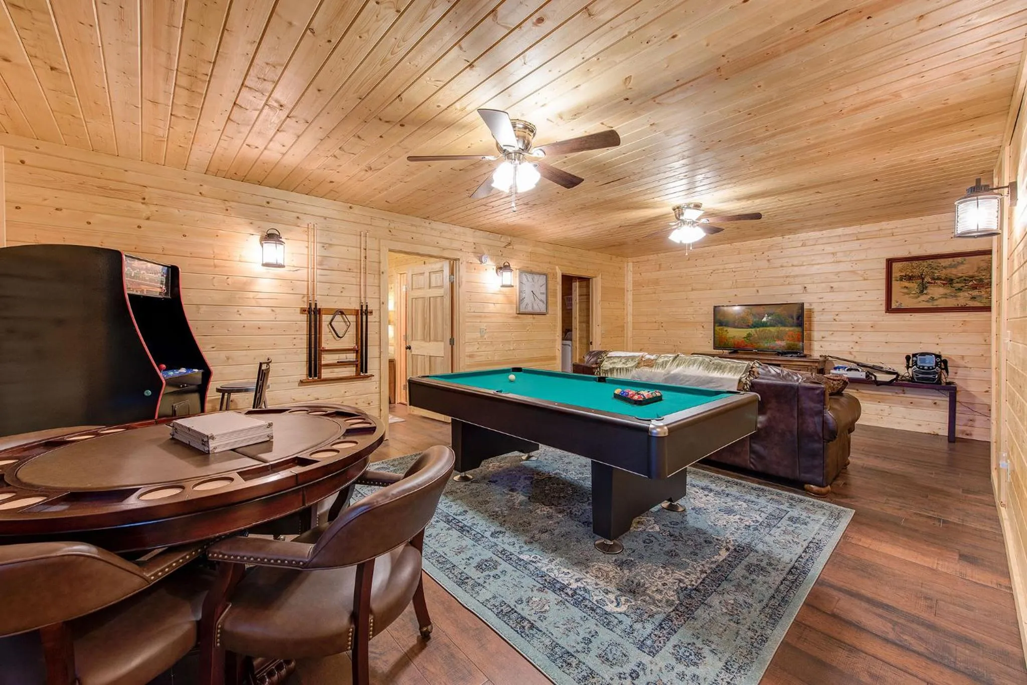 Property building in Emilys Hideaway