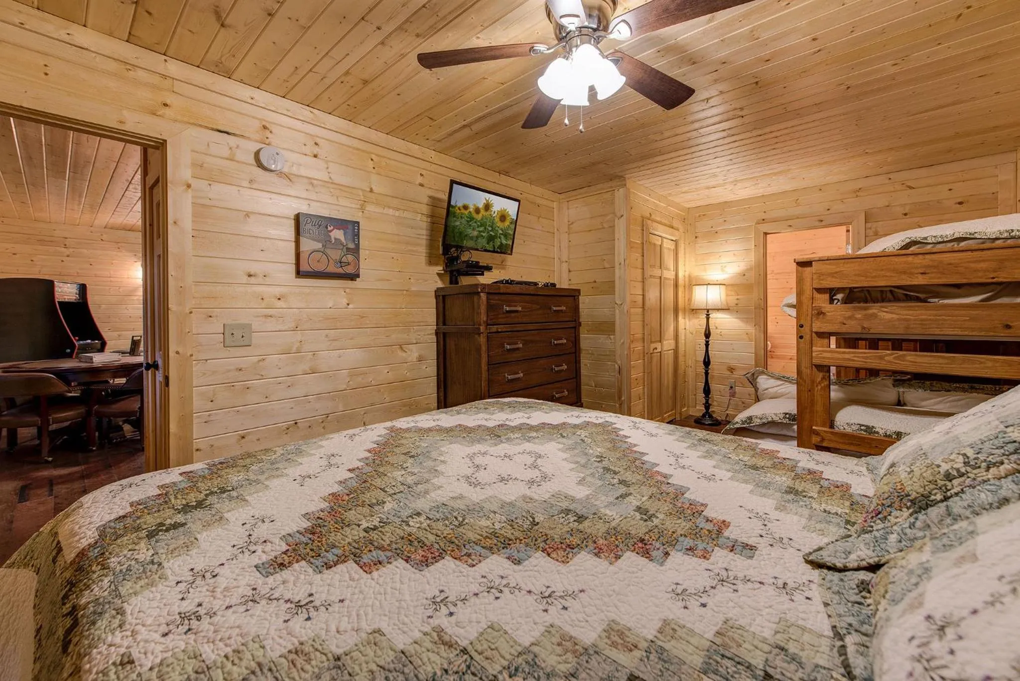 Property building in Emilys Hideaway