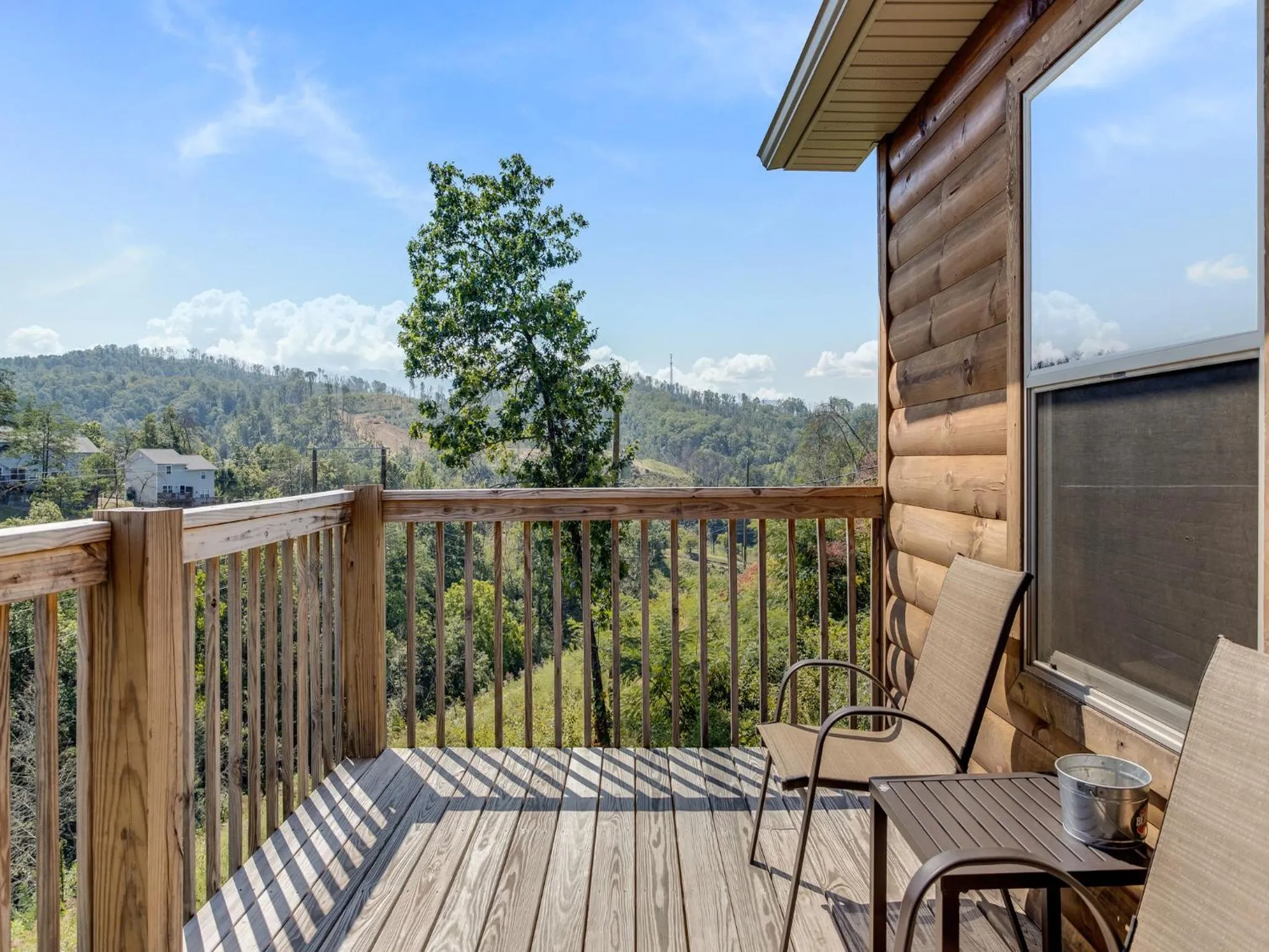 Property building in Emilys Hideaway