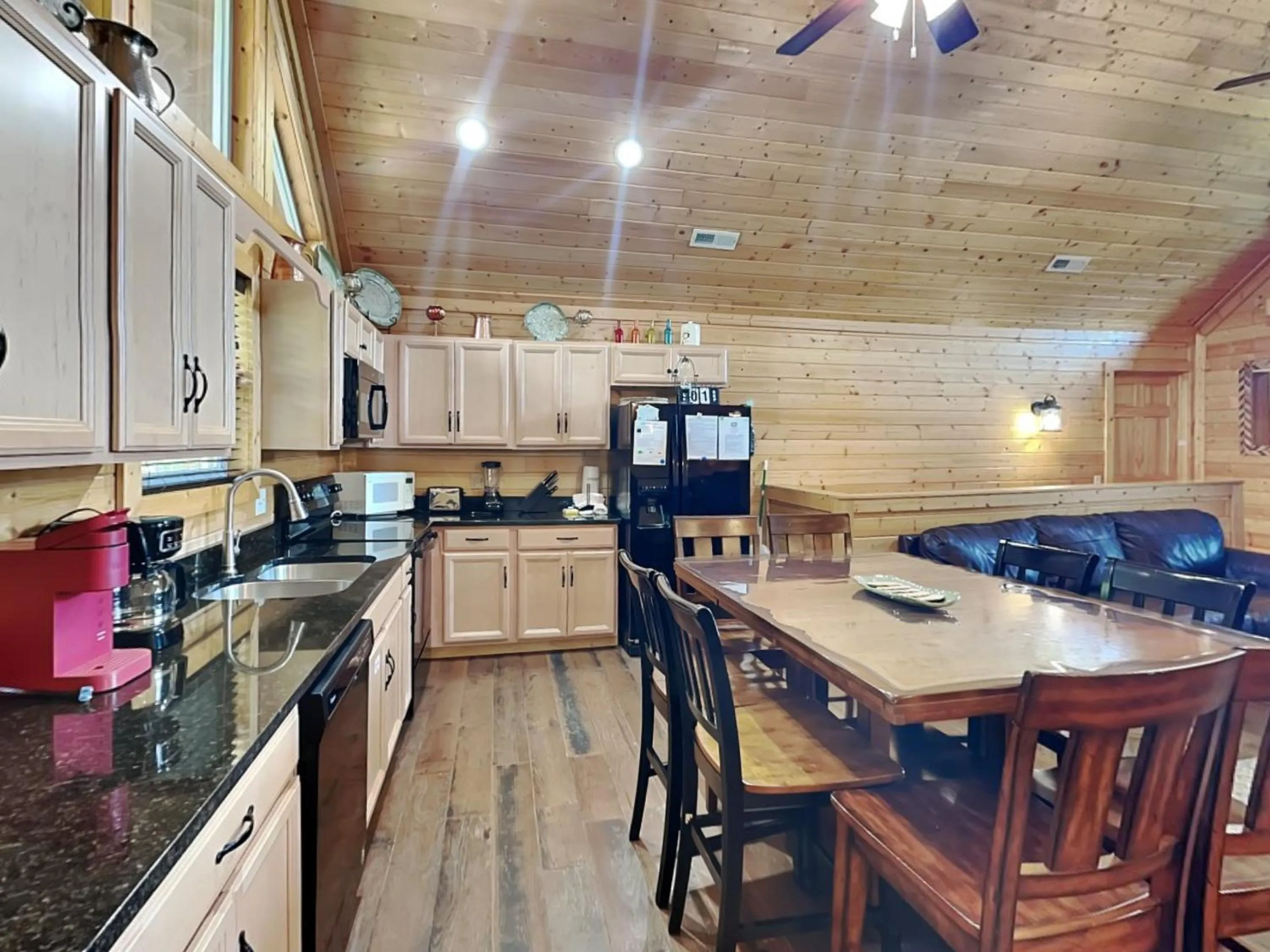 Property building in Emilys Hideaway