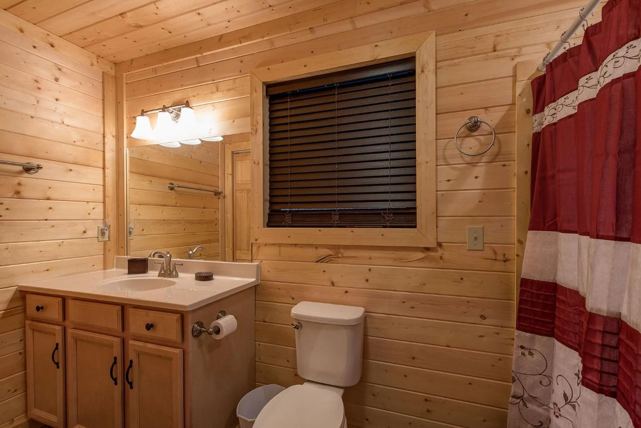 Property building in Emilys Hideaway