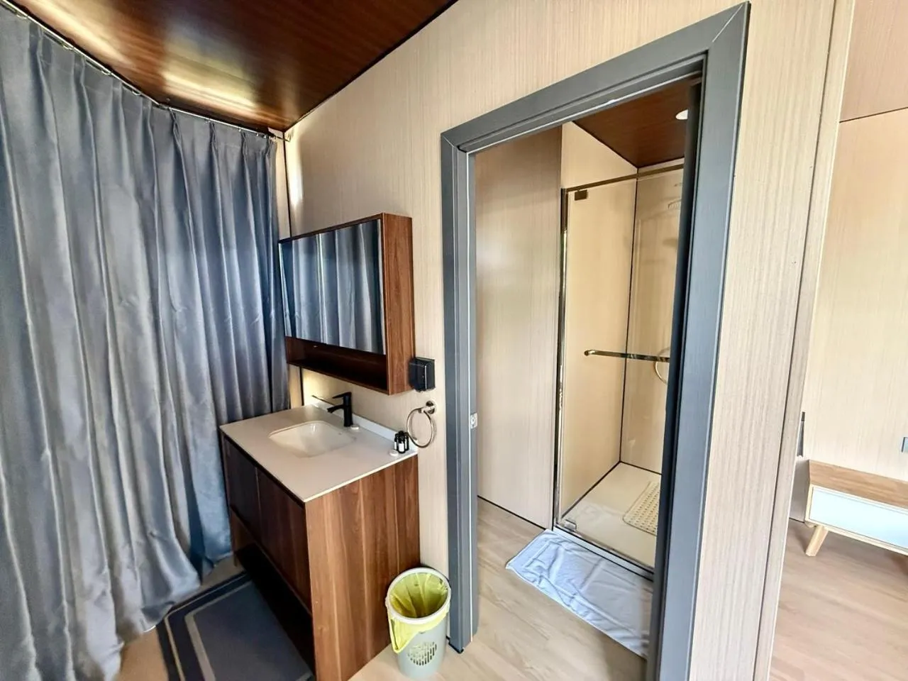 Shower in MG Cocomo Resort Vanuatu