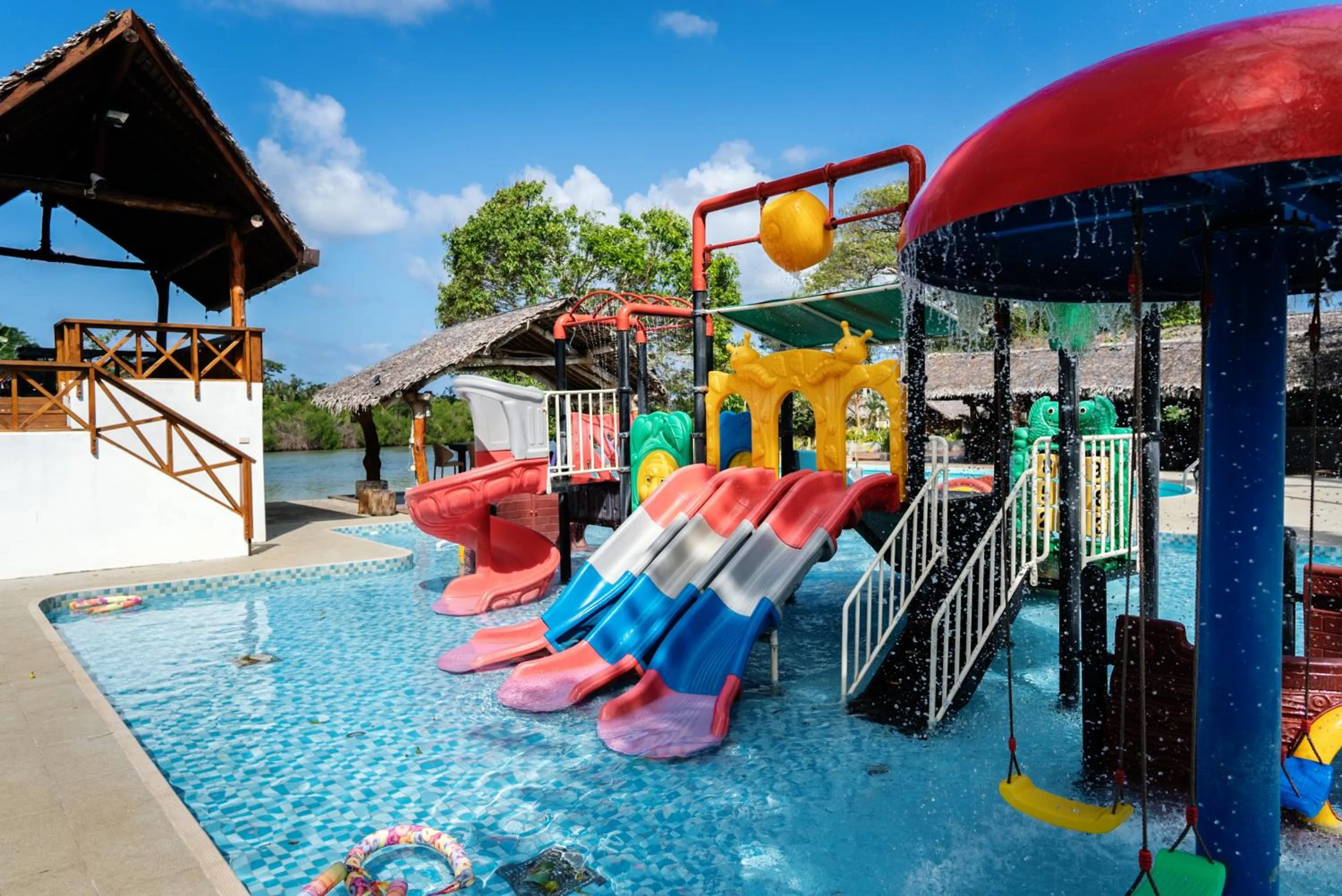 Swimming pool in MG Cocomo Resort Vanuatu