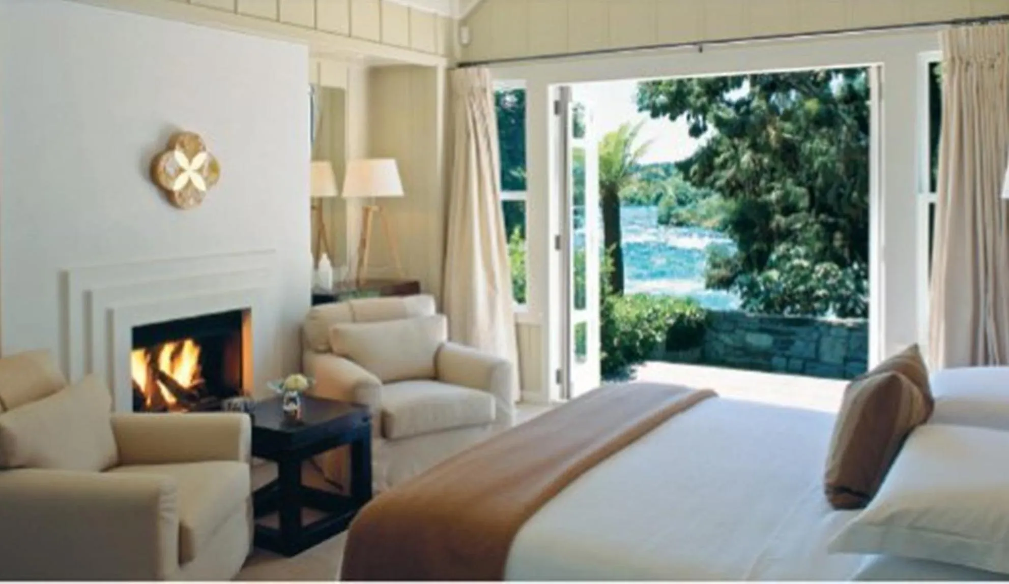 Day, Bed in Huka Lodge