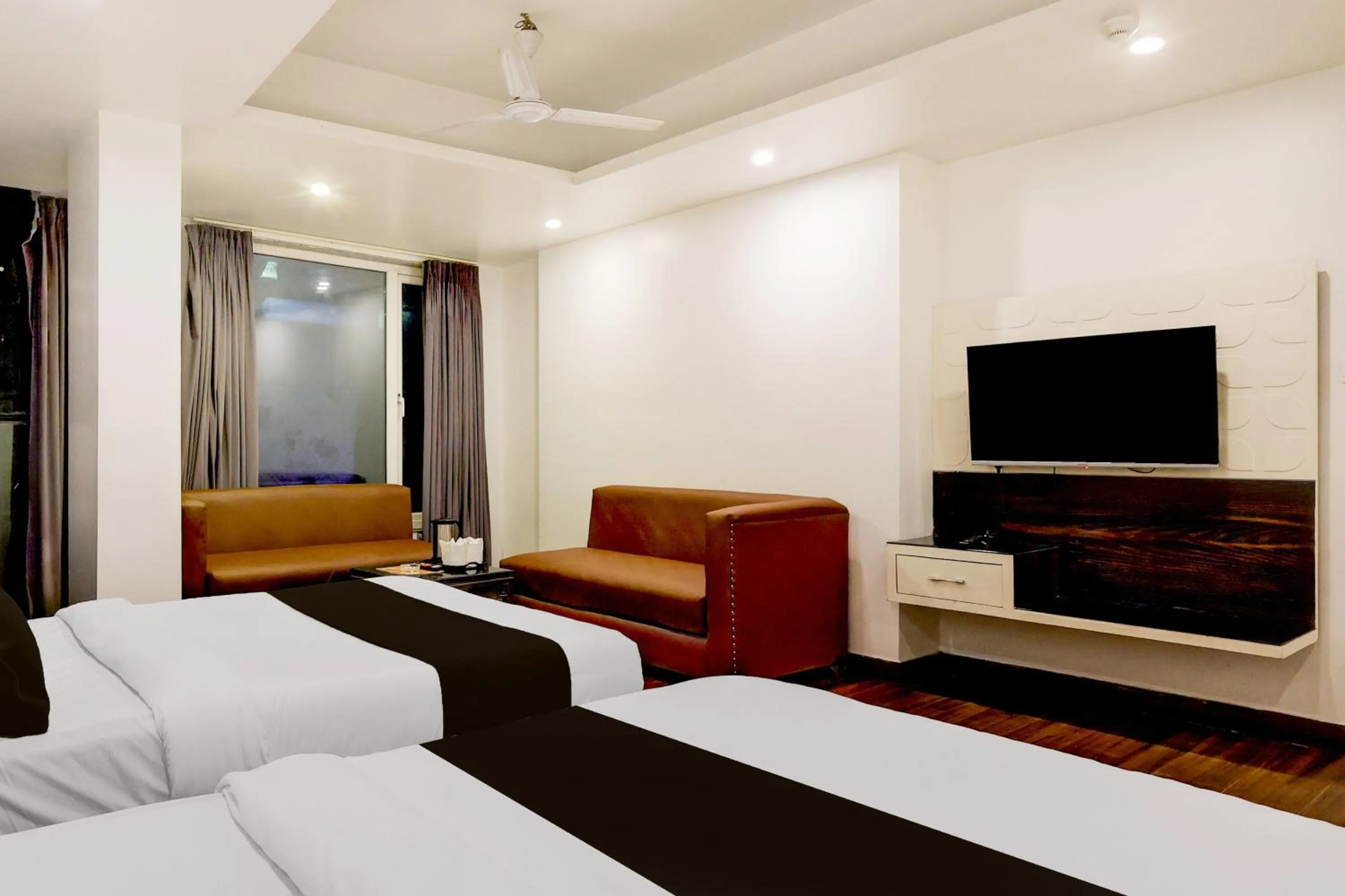 Bedroom, Bed in Super Townhouse Oak New Delhi Central Railway Junction Formerly Uppal International