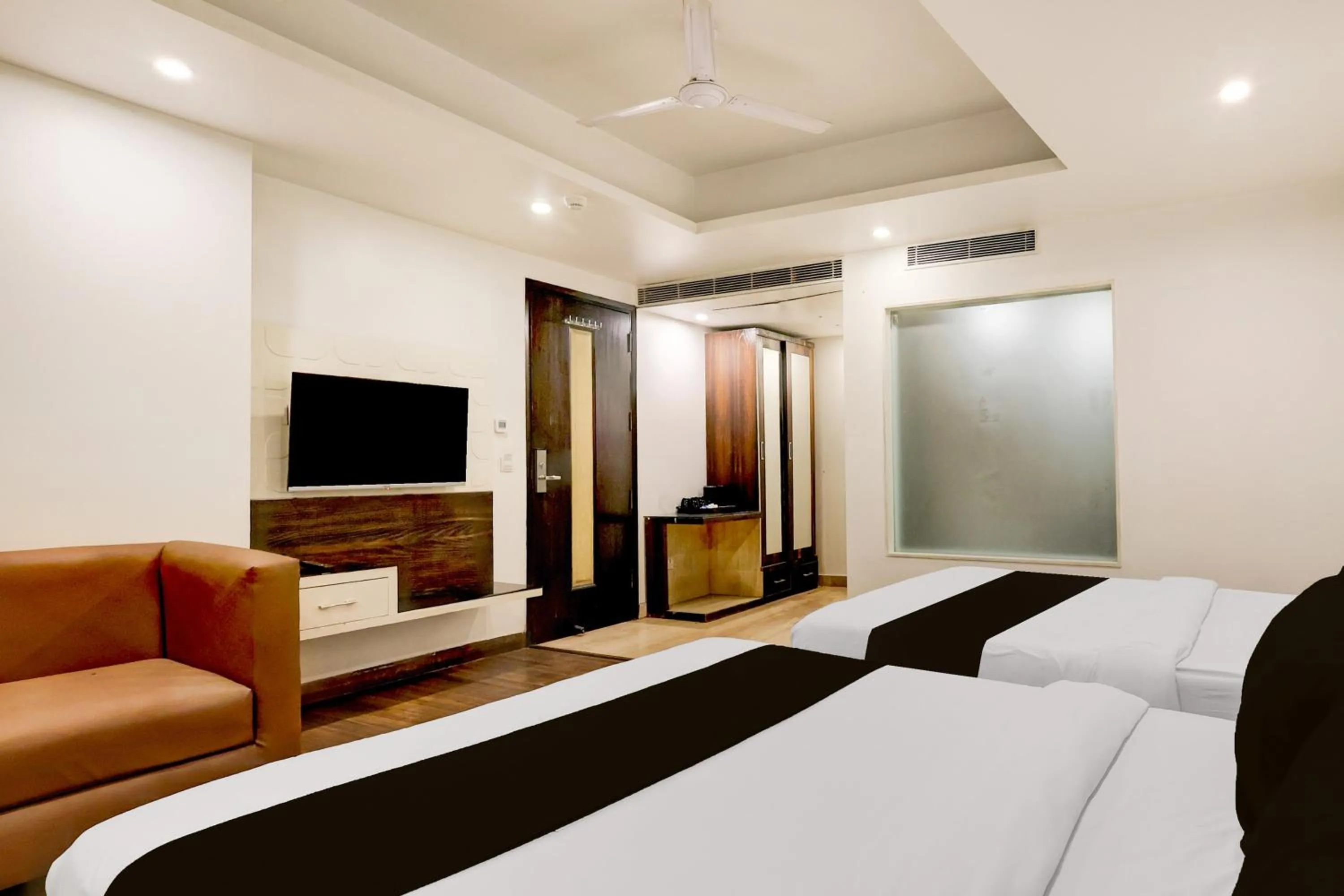 Bedroom, Bed in Super Townhouse Oak New Delhi Central Railway Junction Formerly Uppal International