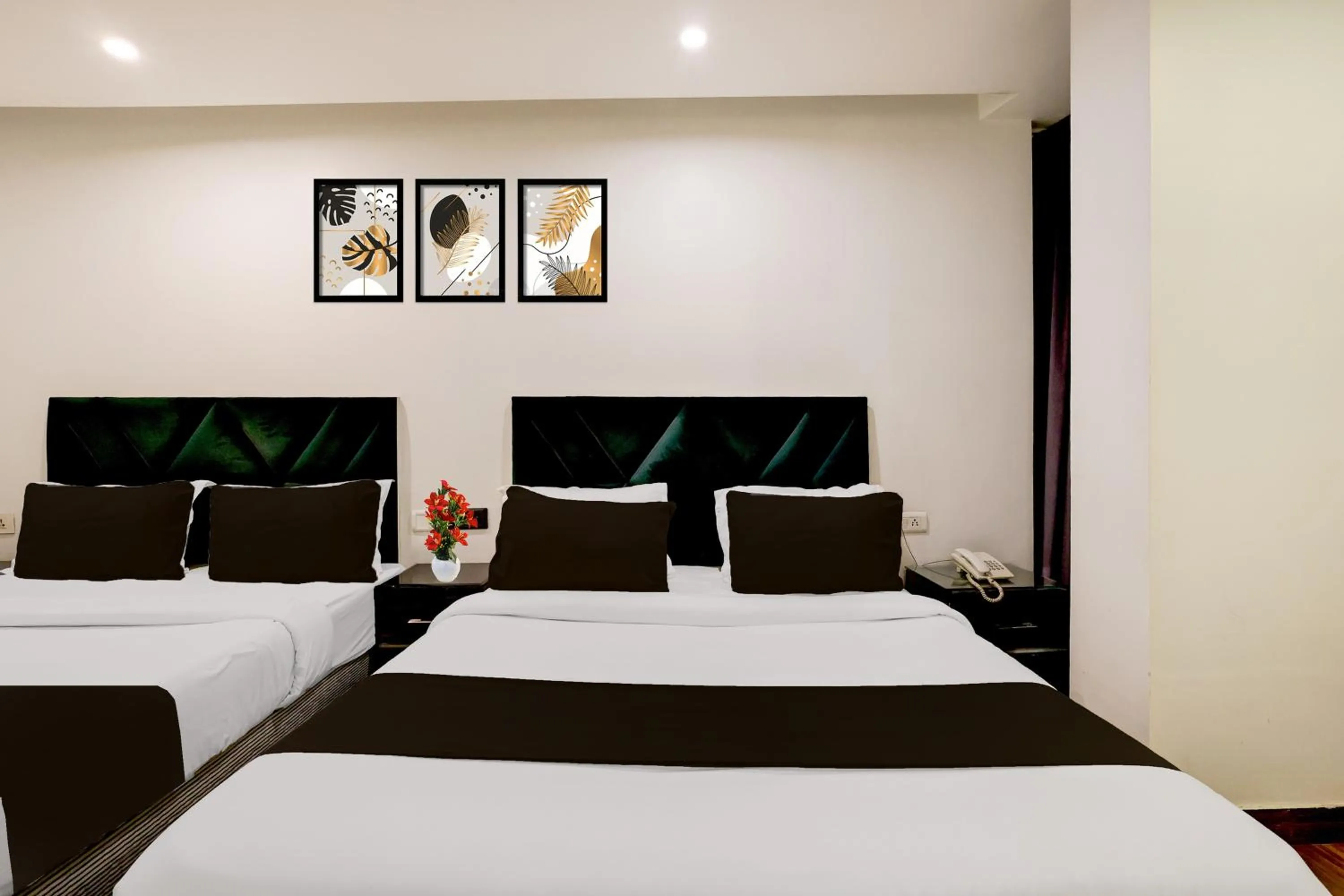 Bedroom, Bed in Super Townhouse Oak New Delhi Central Railway Junction Formerly Uppal International