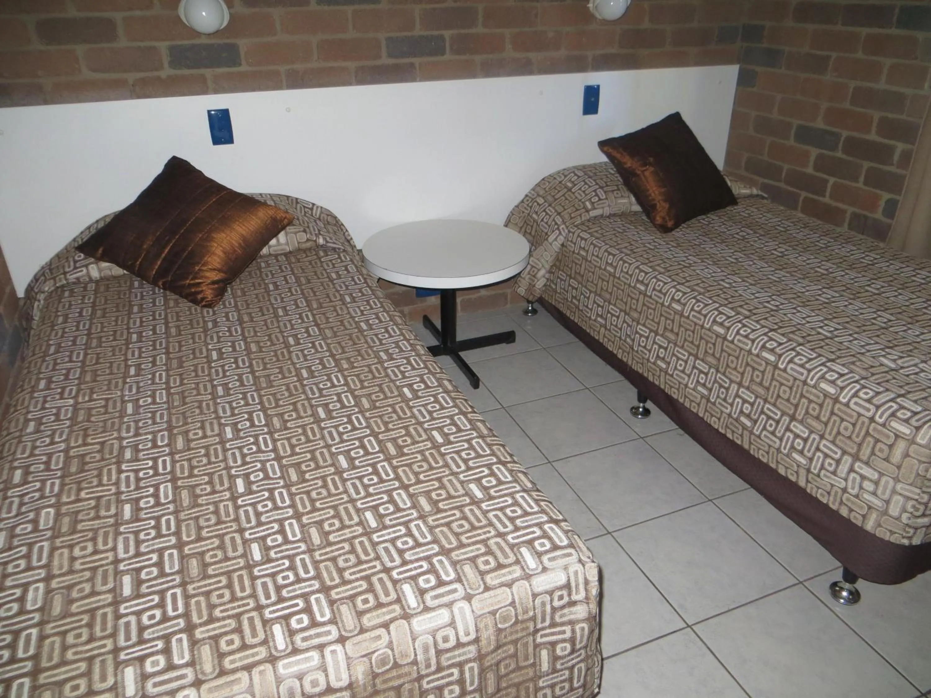 Bedroom, Bed in Cattleman's Rest Motor Inn