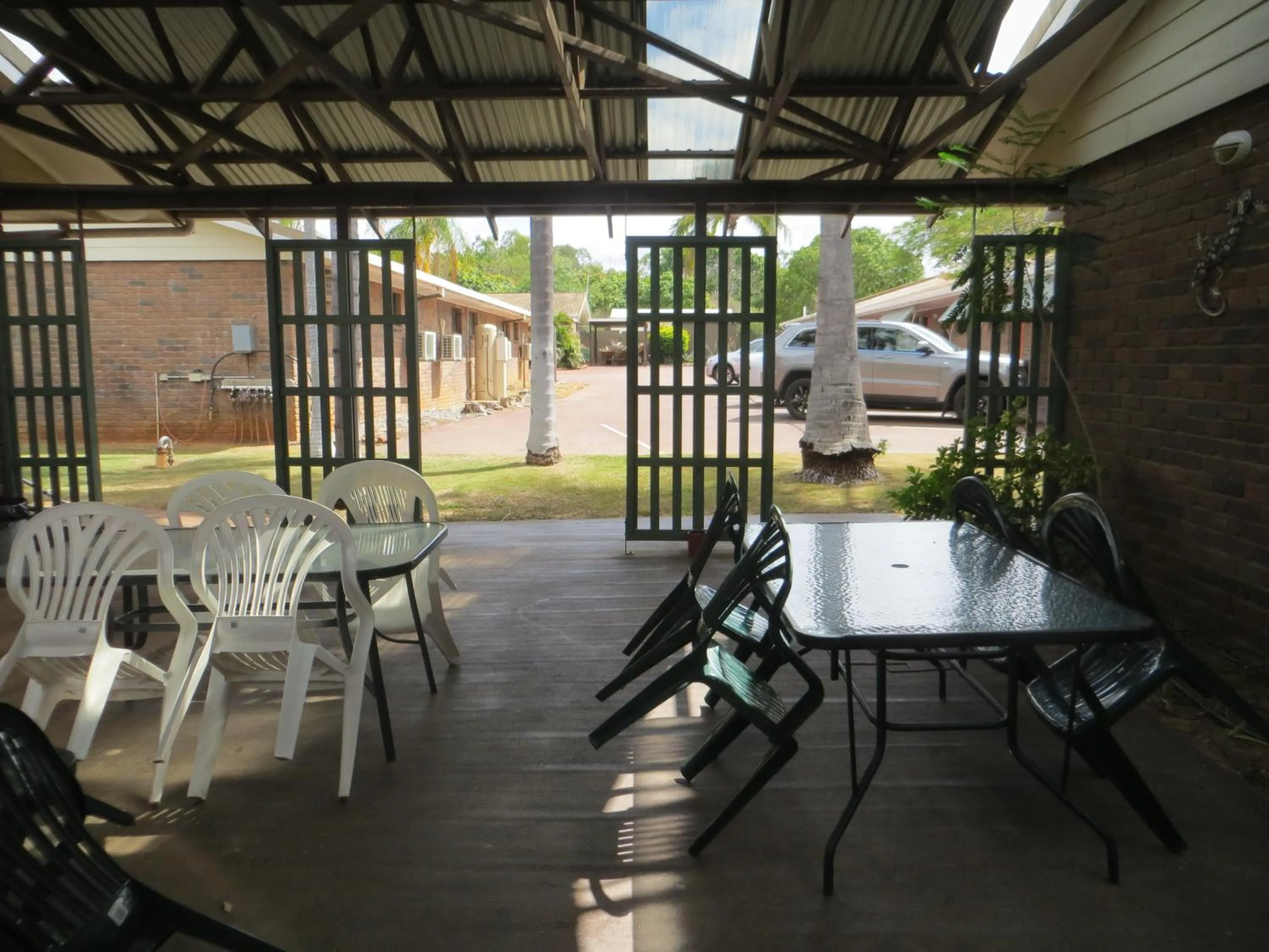 BBQ facilities in Cattleman's Rest Motor Inn