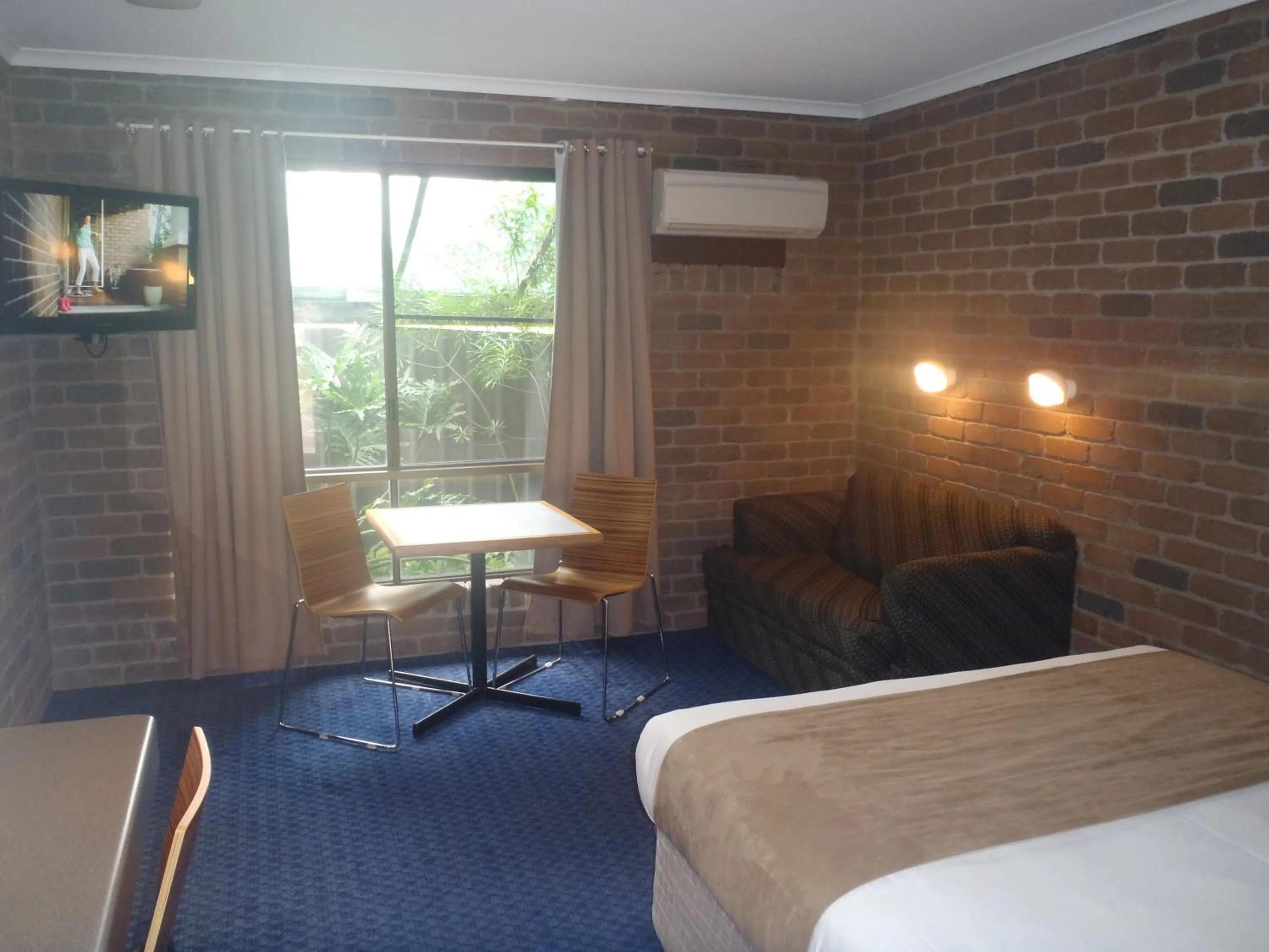 Bedroom, Bed in Cattleman's Rest Motor Inn