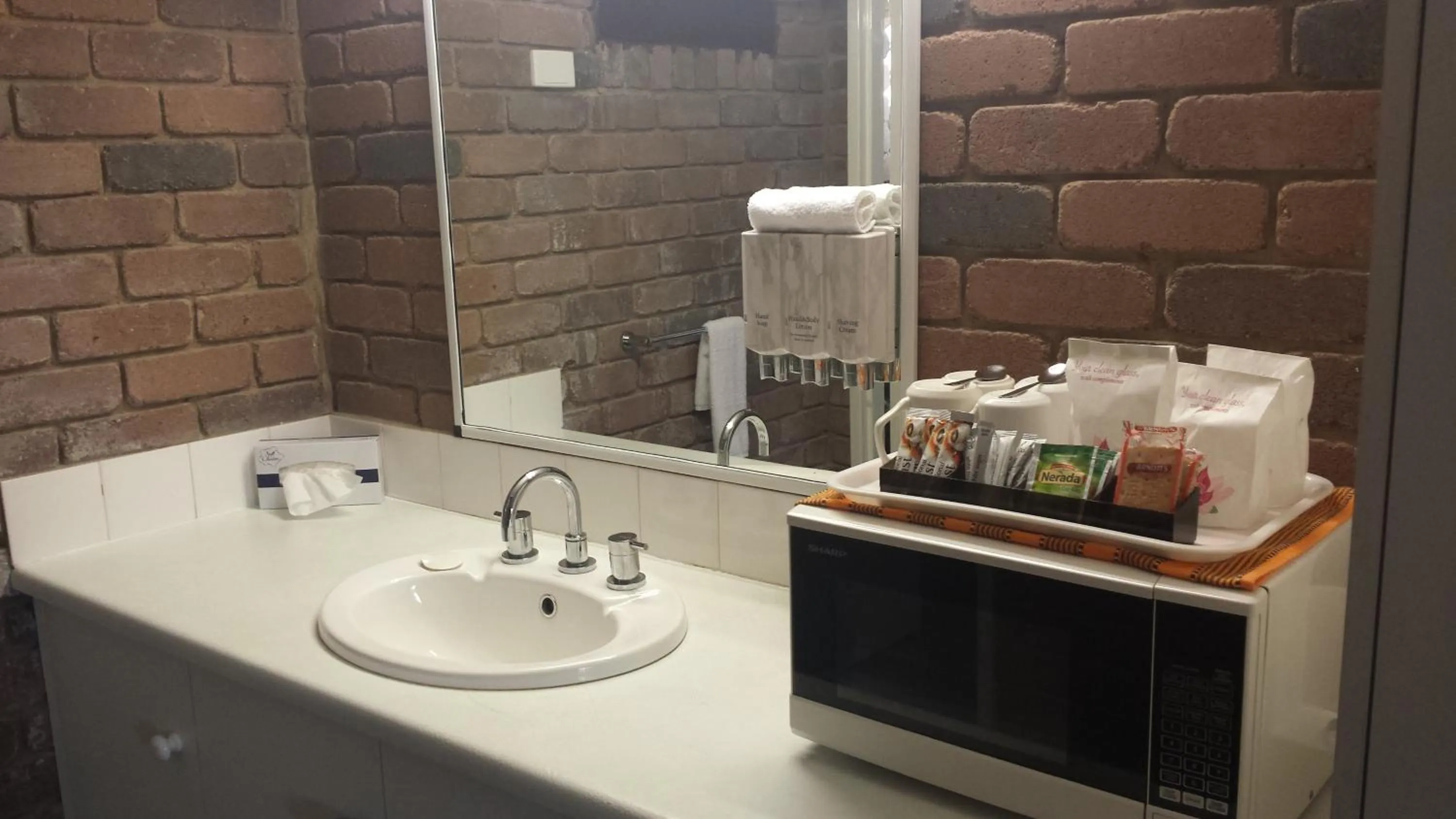 Coffee/tea facilities in Cattleman's Rest Motor Inn