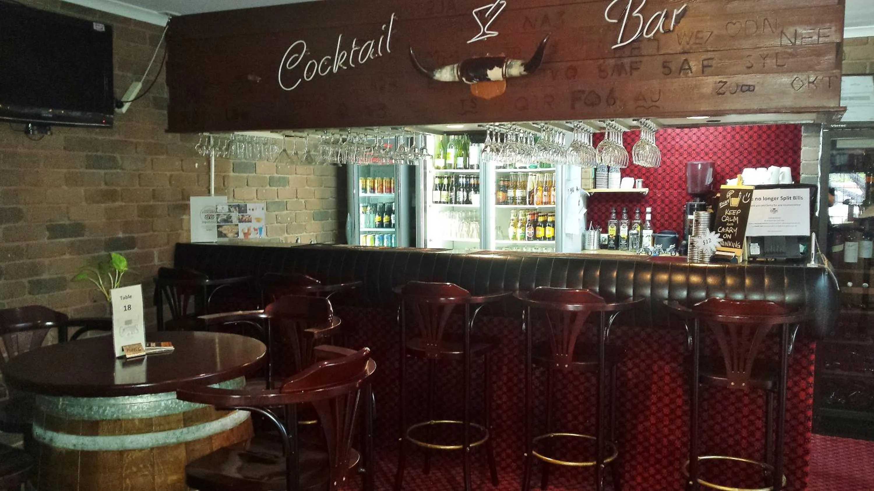 Restaurant/places to eat in Cattleman's Rest Motor Inn