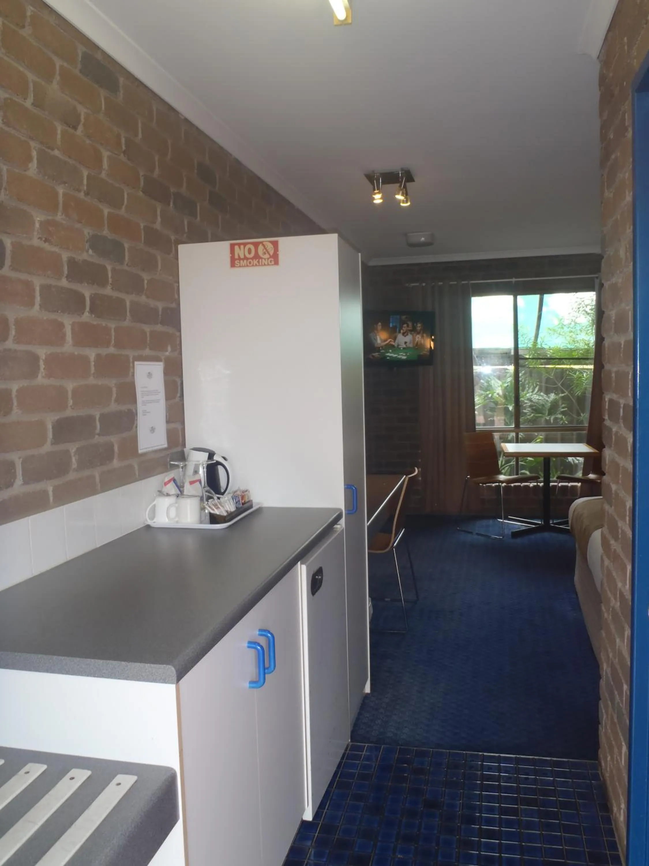 Seating area in Cattleman's Rest Motor Inn