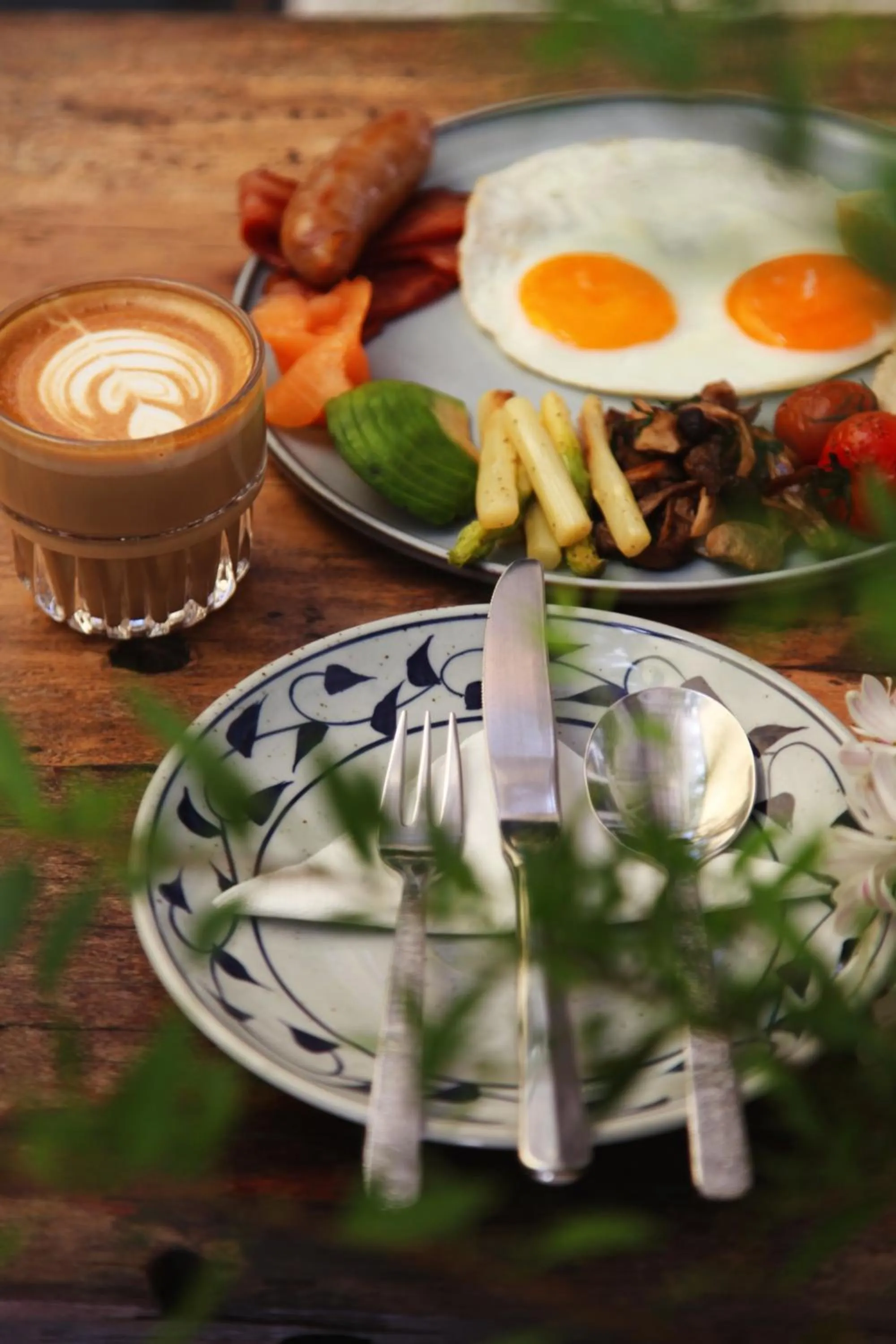 Food close-up in 6號花園別墅酒店 Shenzhen No'6 Garden Villa --French Window with garden view,Close to Sea World &Shekou Ferry Port &K11 Ecoast &Subway Nearby ,Offer Western food and coffee &English speaking with tour services