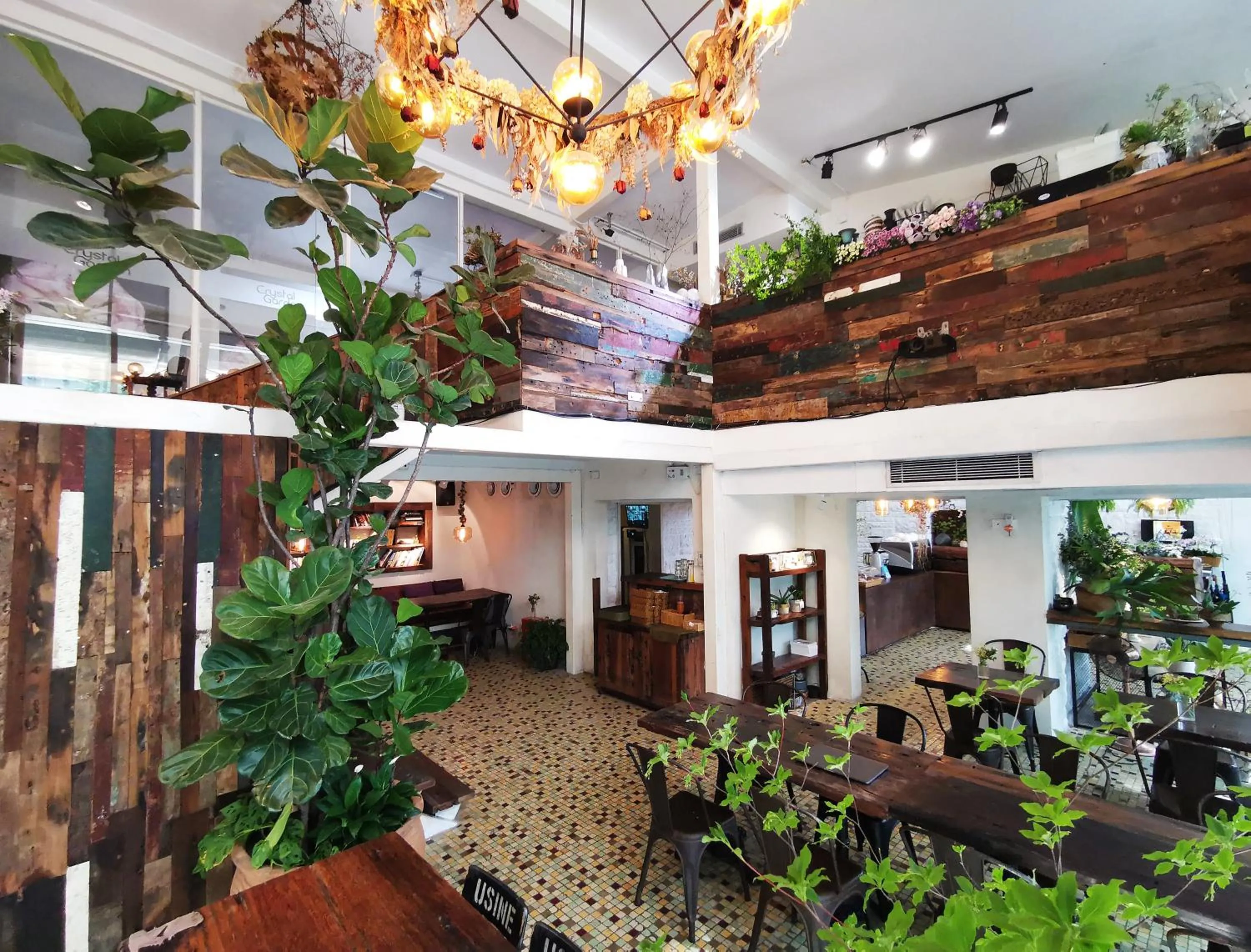 Restaurant/places to eat in 6號花園別墅酒店 Shenzhen No'6 Garden Villa --French Window with garden view,Close to Sea World &Shekou Ferry Port &K11 Ecoast &Subway Nearby ,Offer Western food and coffee &English speaking with tour services