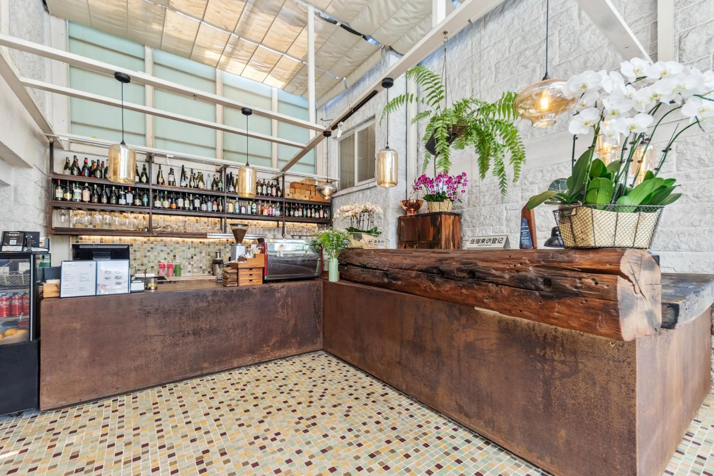 Lobby or reception in 6號花園別墅酒店 Shenzhen No'6 Garden Villa --French Window with garden view,Close to Sea World &Shekou Ferry Port &K11 Ecoast &Subway Nearby ,Offer Western food and coffee &English speaking with tour services