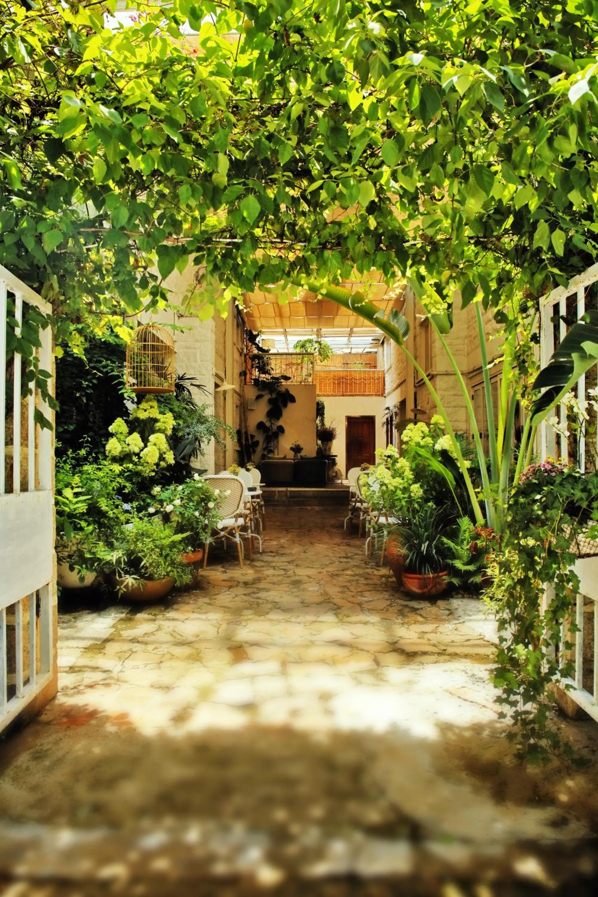 Facade/entrance in 6號花園別墅酒店 Shenzhen No'6 Garden Villa --French Window with garden view,Close to Sea World &Shekou Ferry Port &K11 Ecoast &Subway Nearby ,Offer Western food and coffee &English speaking with tour services