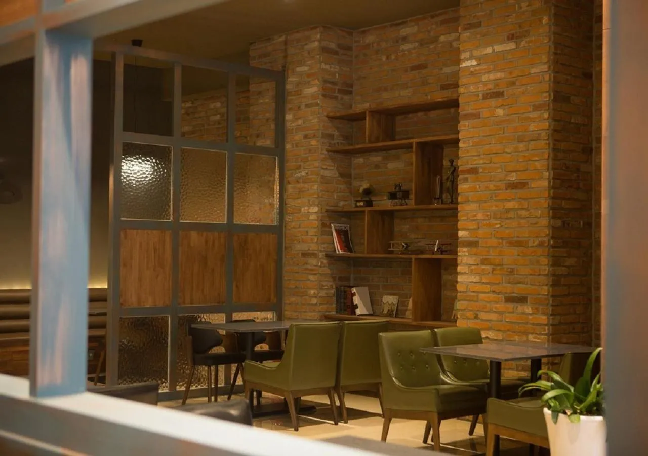 Restaurant/places to eat in The Koryo Hotel