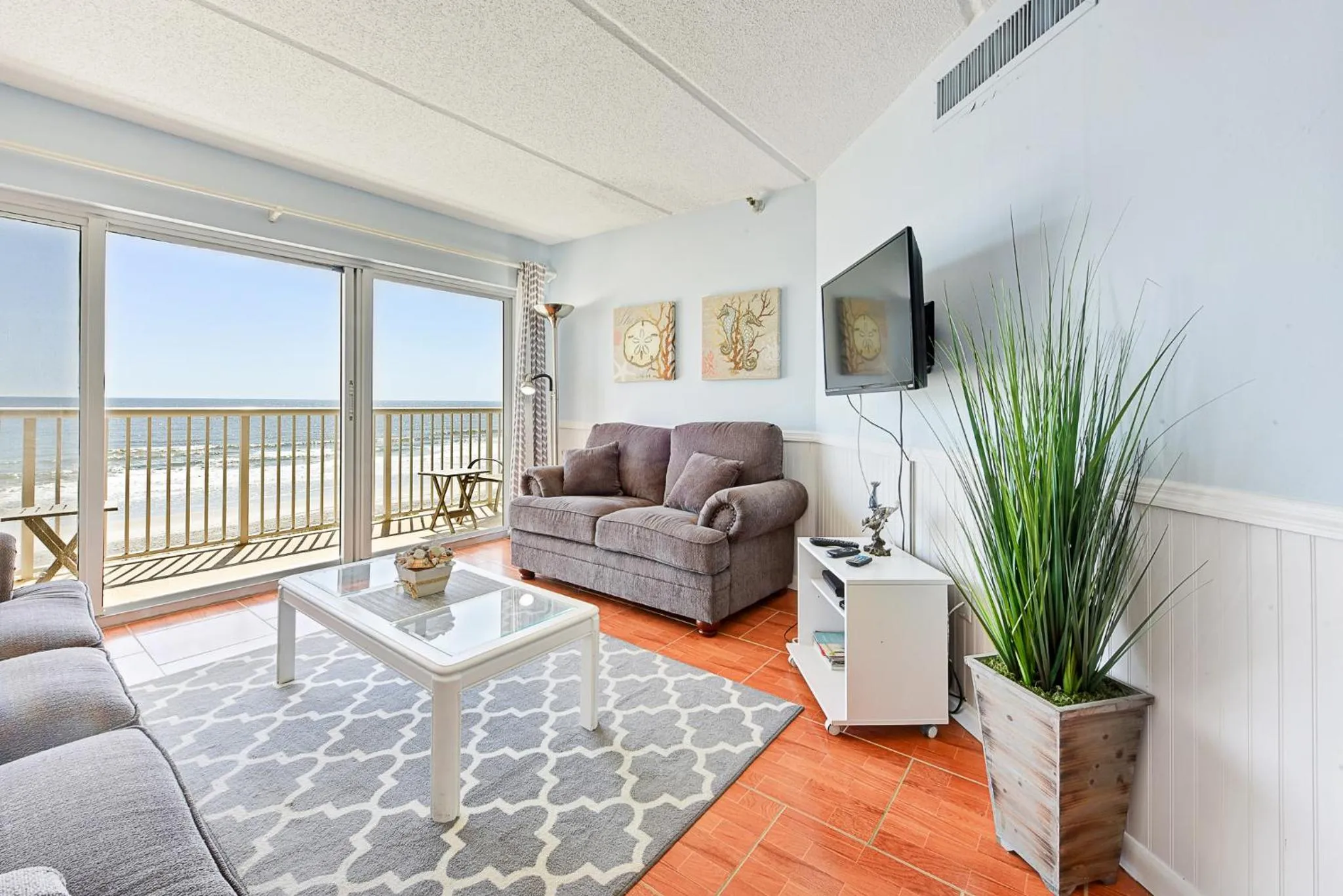 Property building in Jacksonville Beachdrifter 406