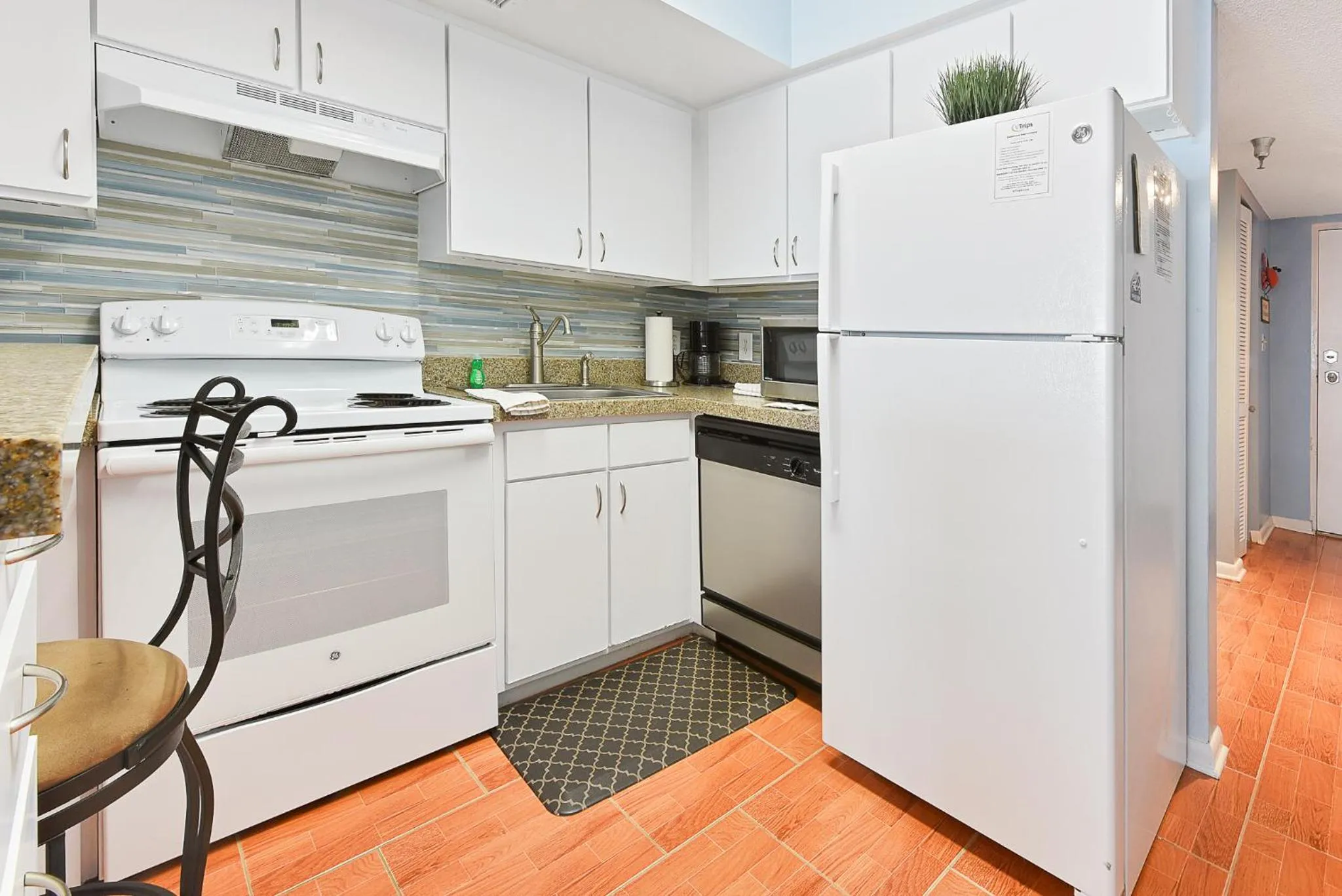 Kitchen or kitchenette in Jacksonville Beachdrifter 406