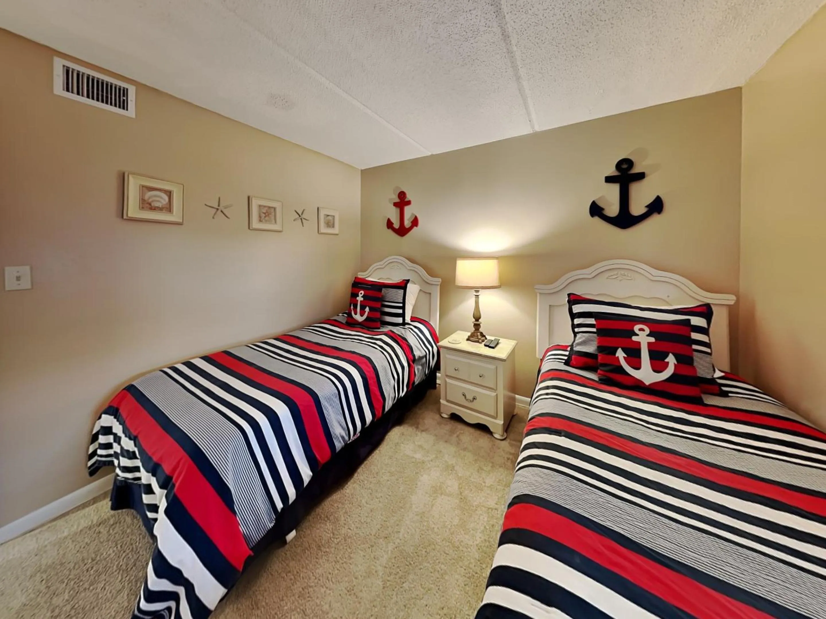 Bed in Jacksonville Beachdrifter 406