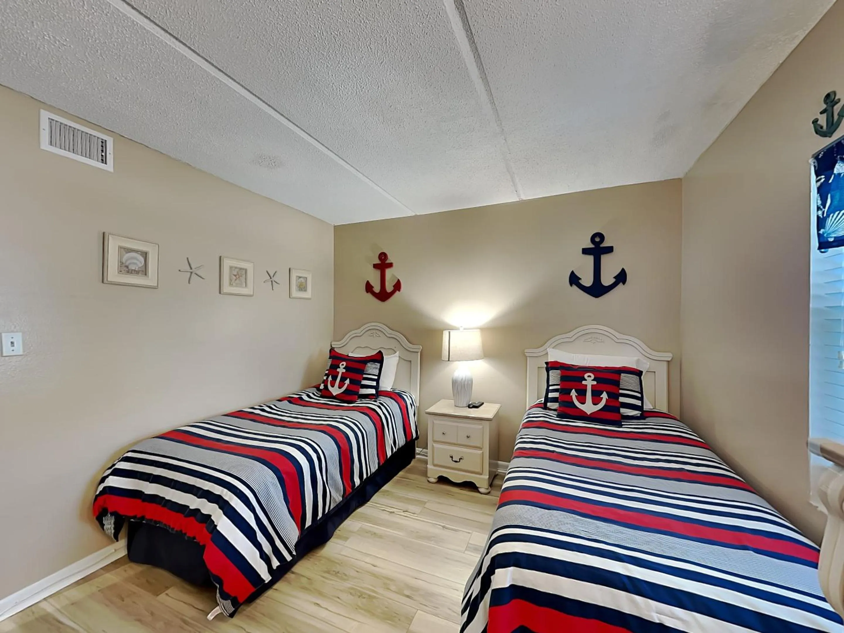 Bed in Jacksonville Beachdrifter 406