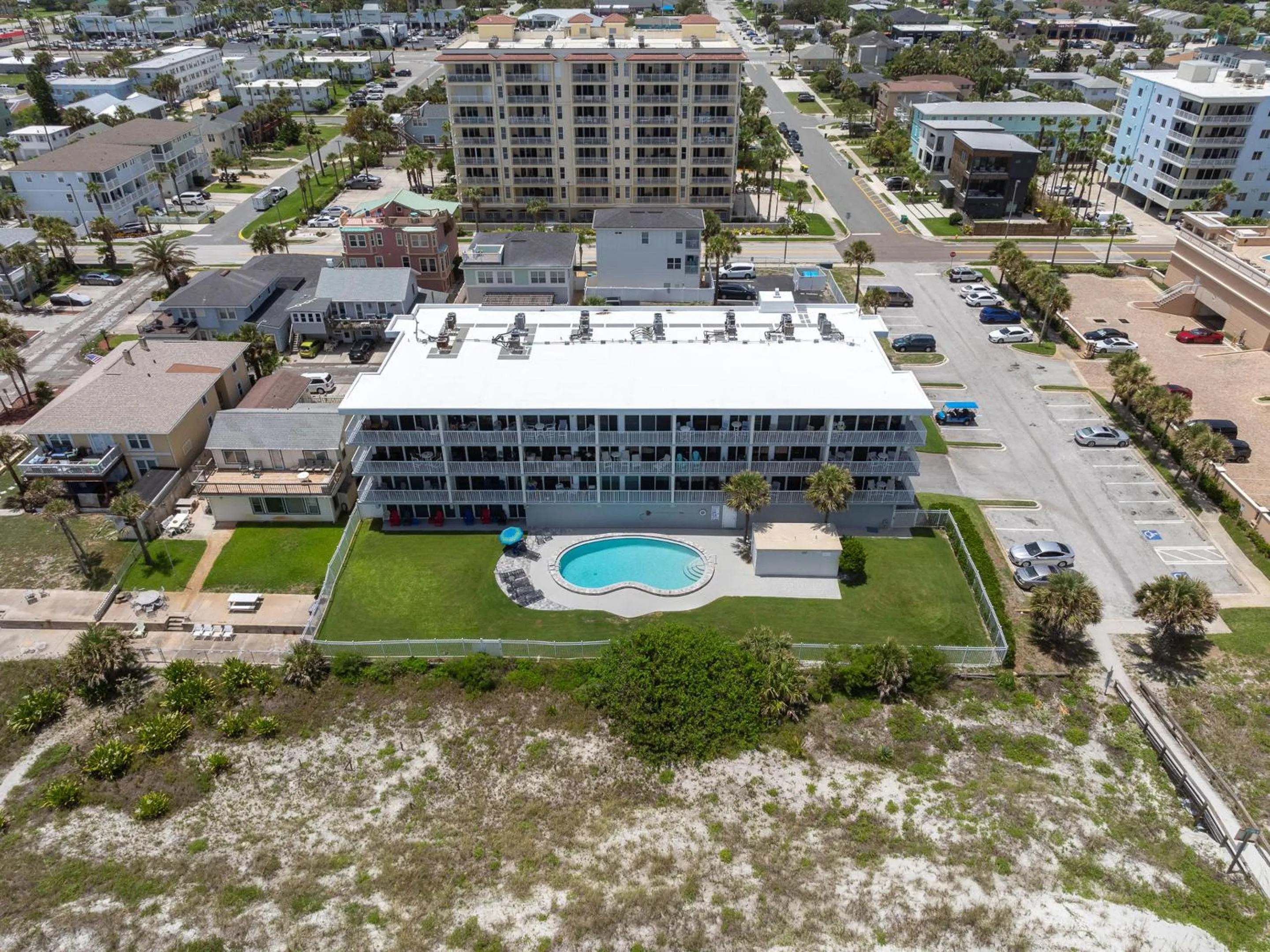 Property building in Jacksonville Beachdrifter 406