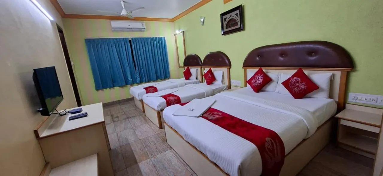 Family, Bed in Kingston Palace