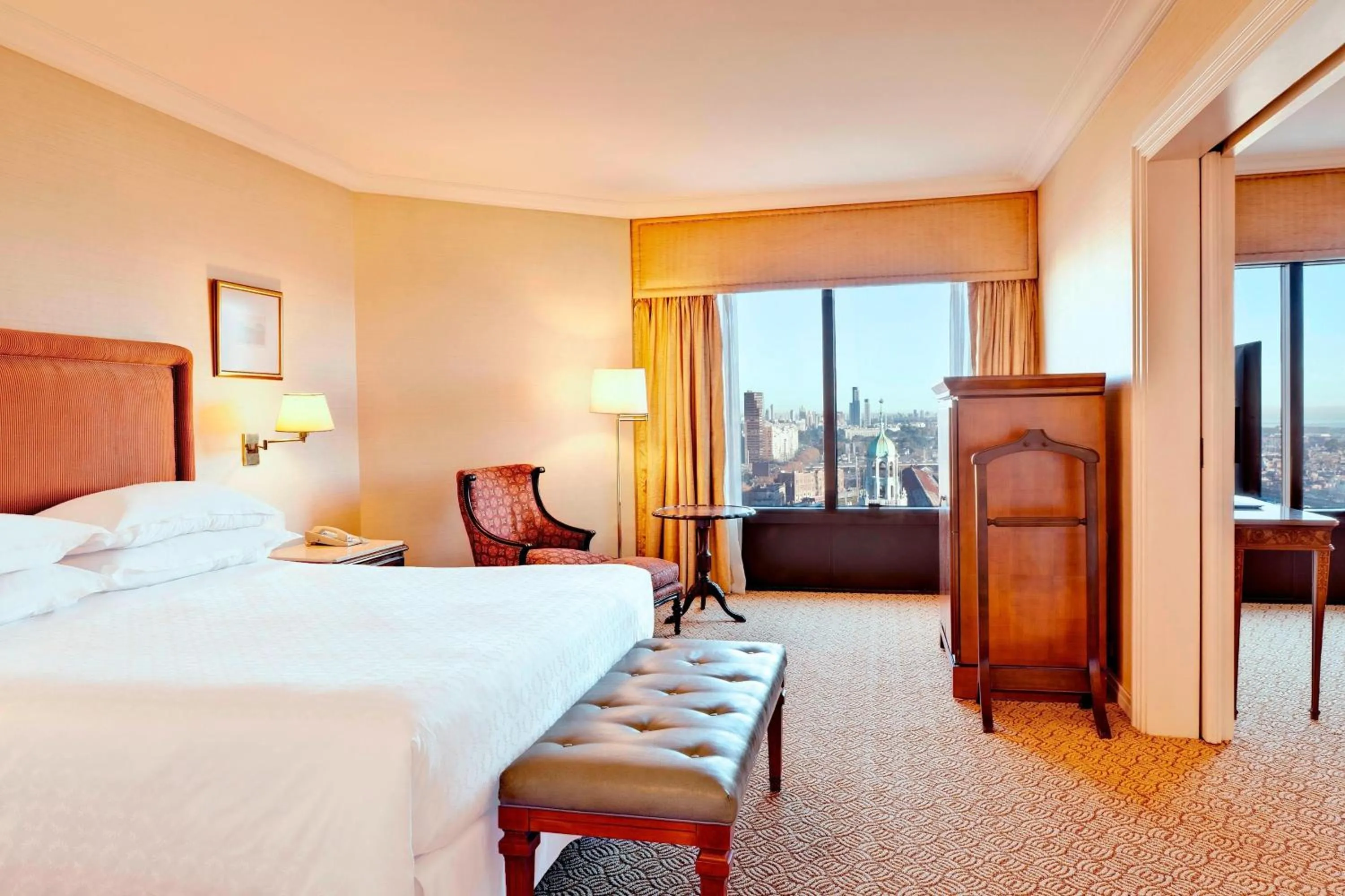 Photo of the whole room, Bed in Sheraton Buenos Aires Hotel & Convention Center