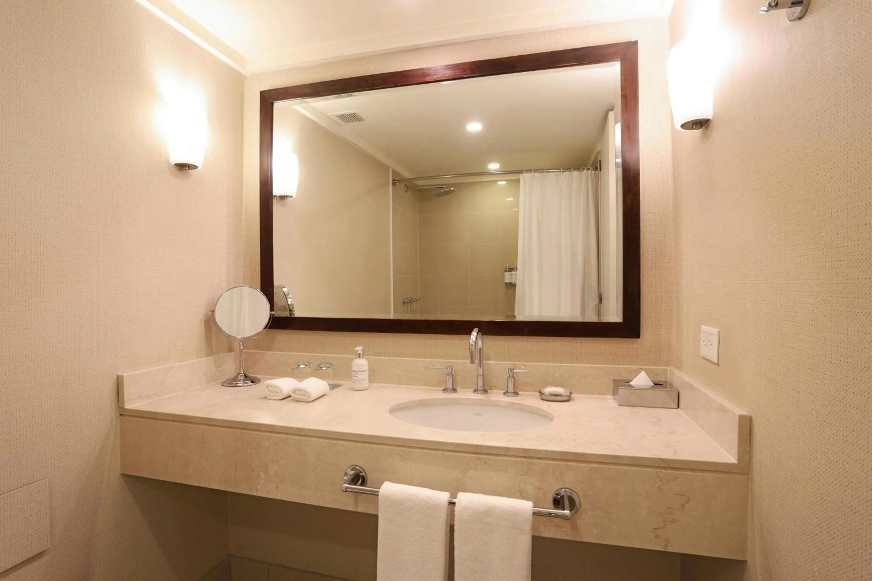 Photo of the whole room in Sheraton Buenos Aires Hotel & Convention Center