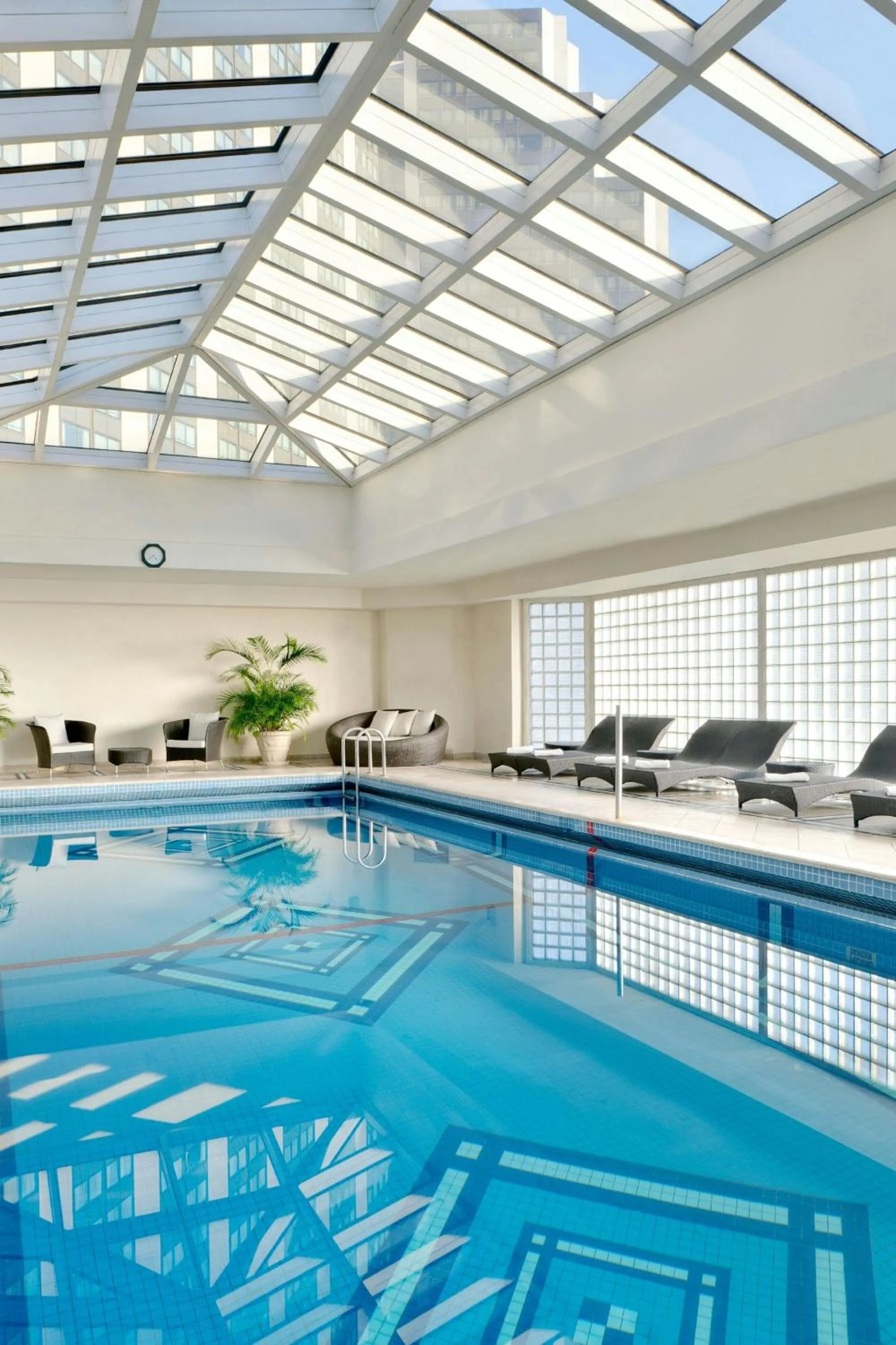 Swimming pool in Sheraton Buenos Aires Hotel & Convention Center