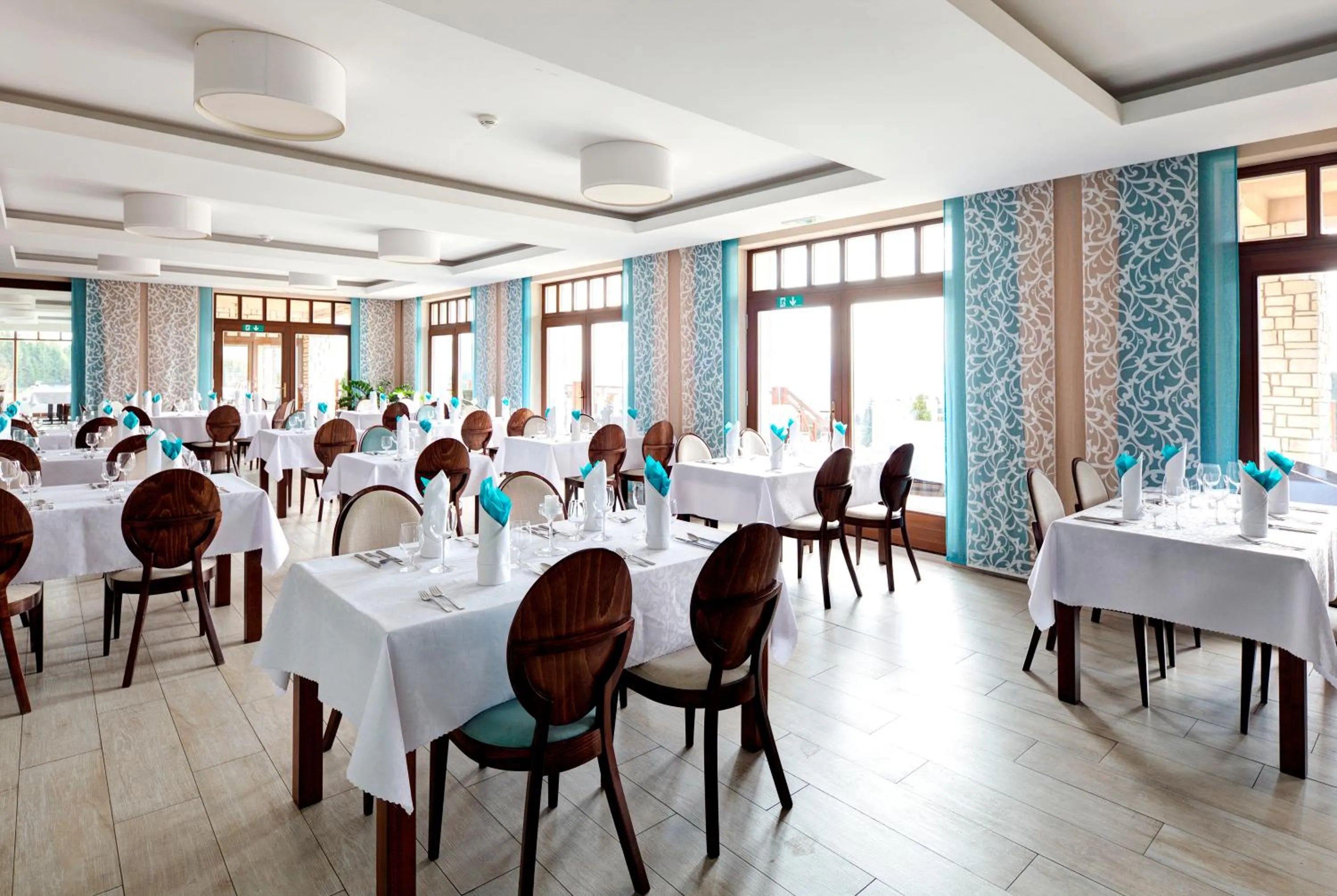 Restaurant/places to eat in Hotel Green