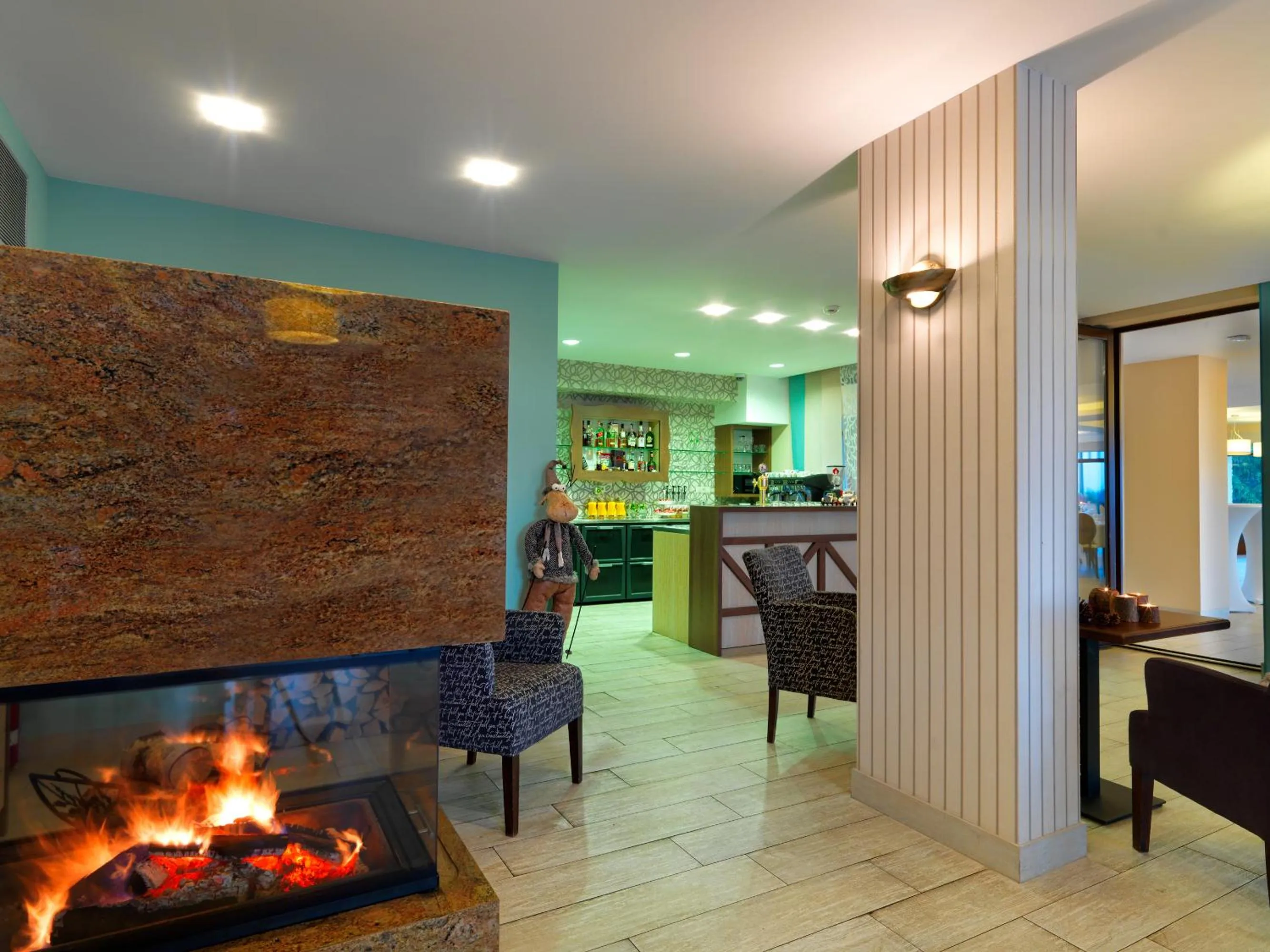 Restaurant/places to eat in Hotel Green