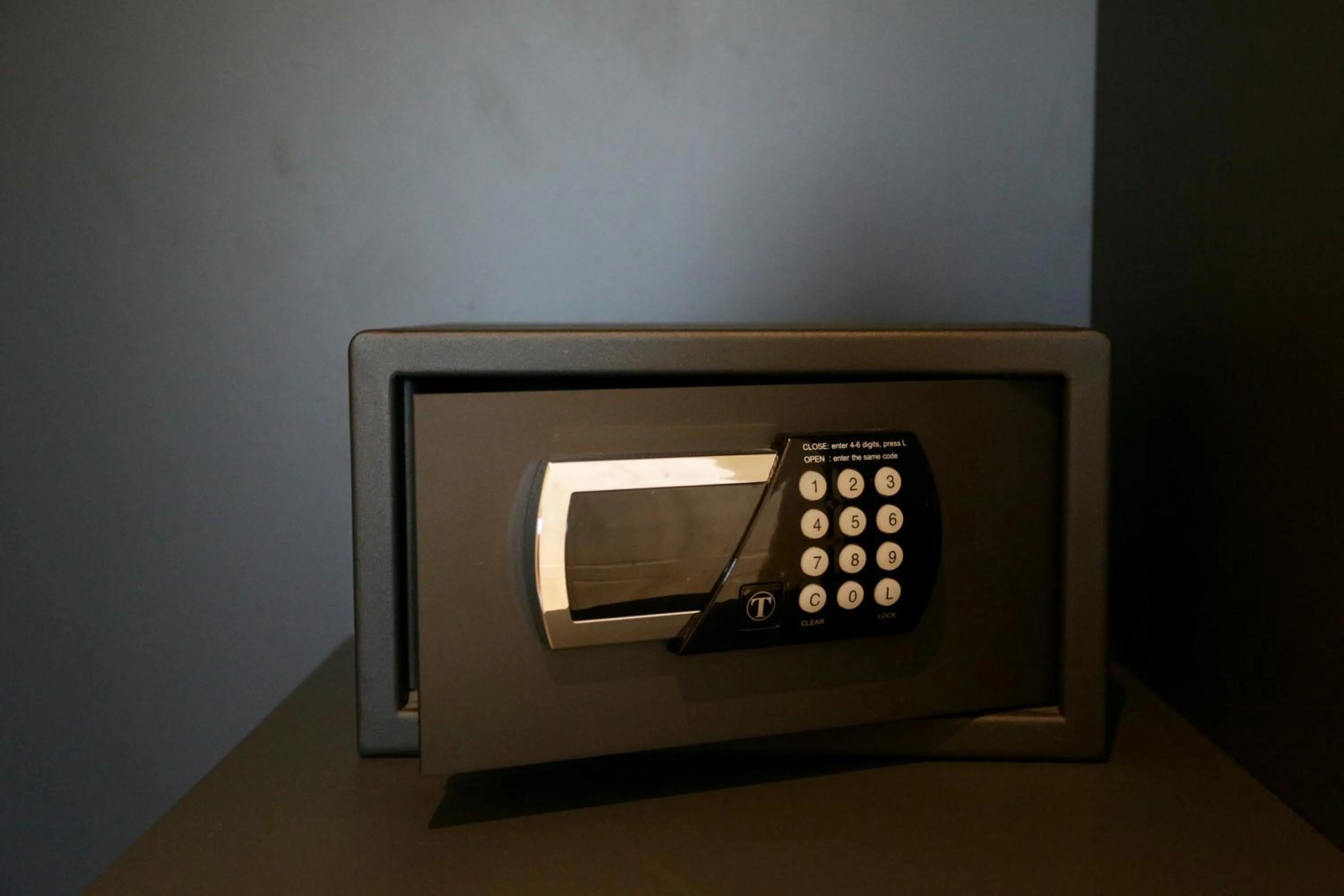 hair dresser in La Villetta Suite