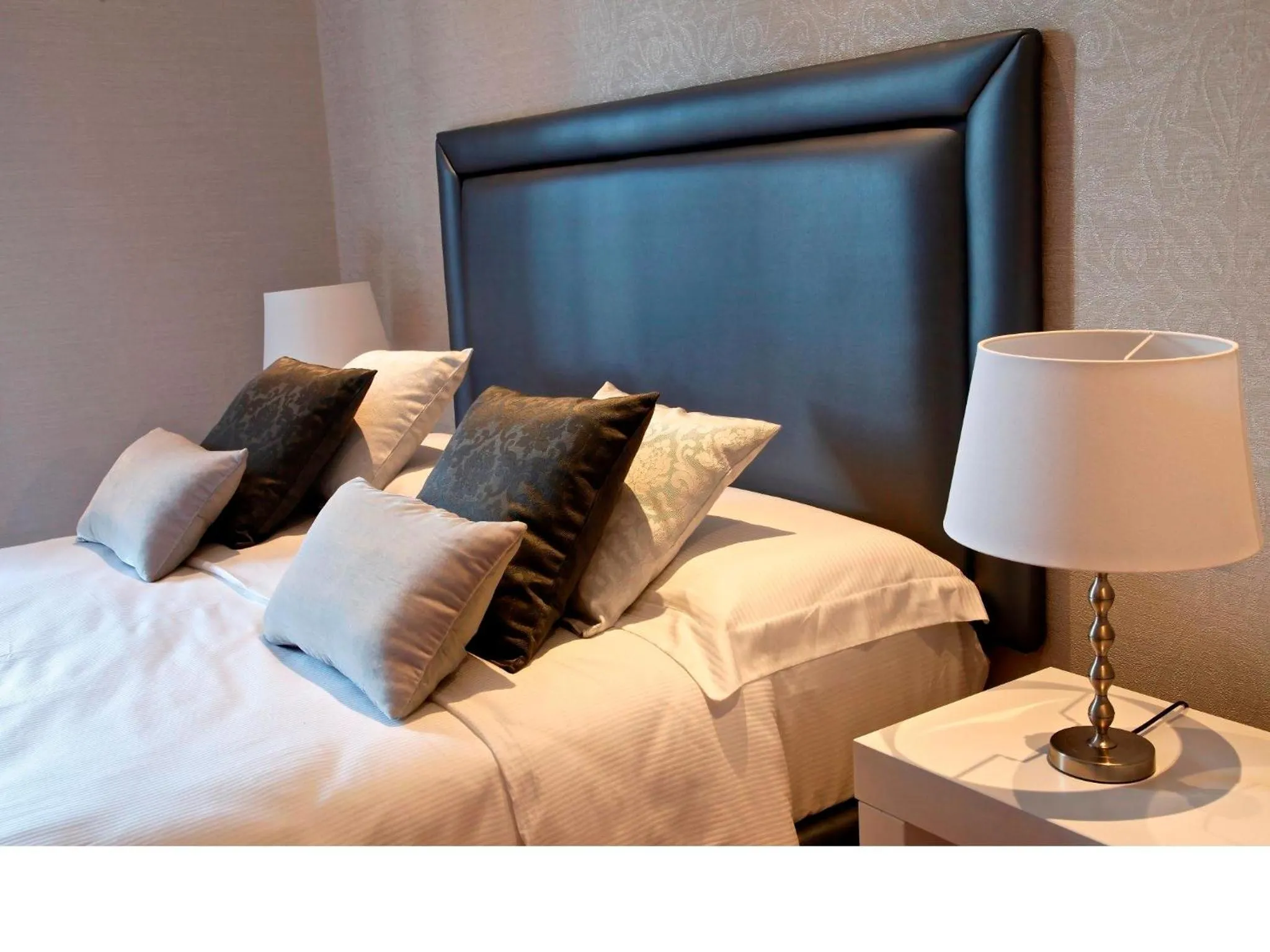 Bed in La Villetta Suite