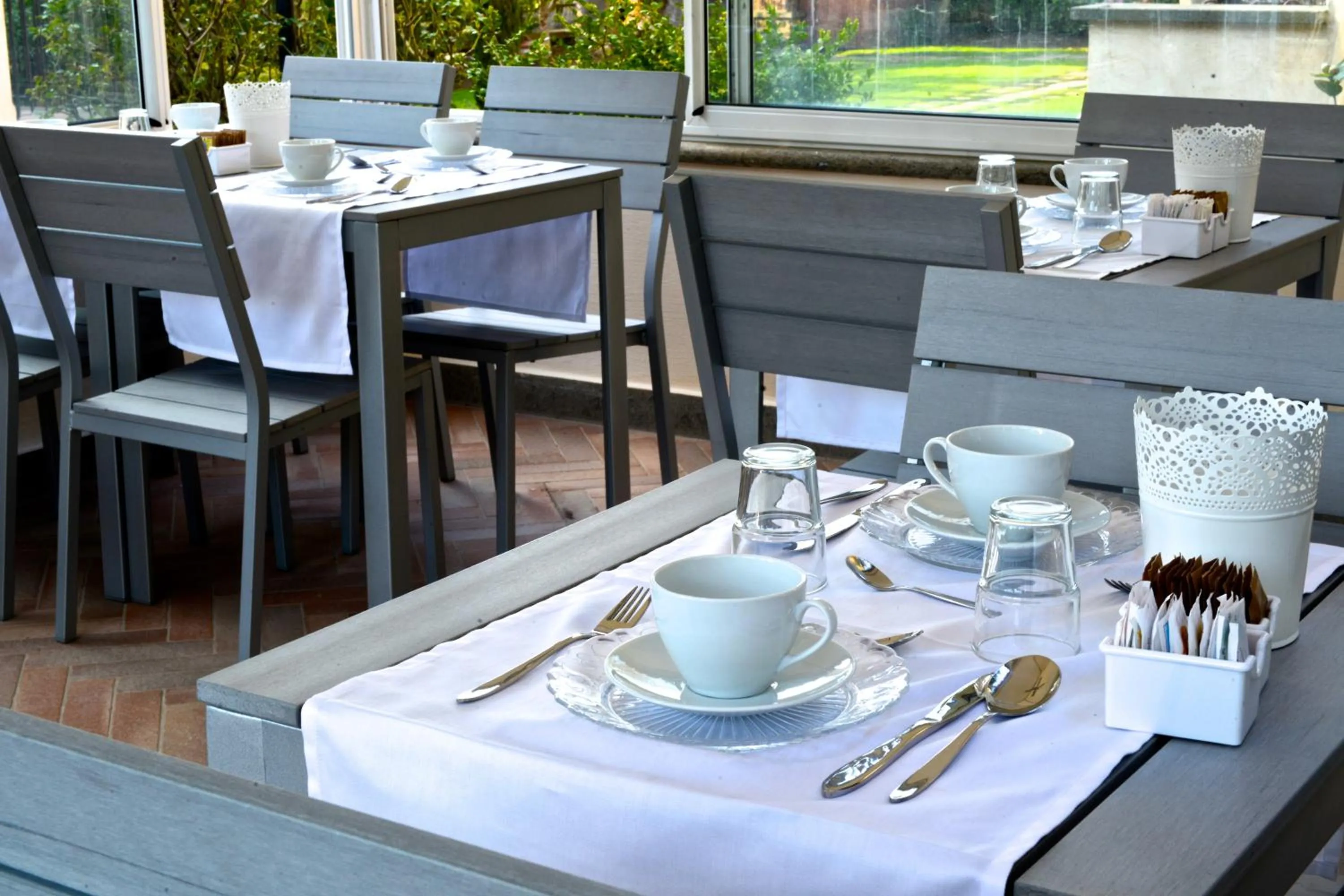 Restaurant/places to eat in La Villetta Suite