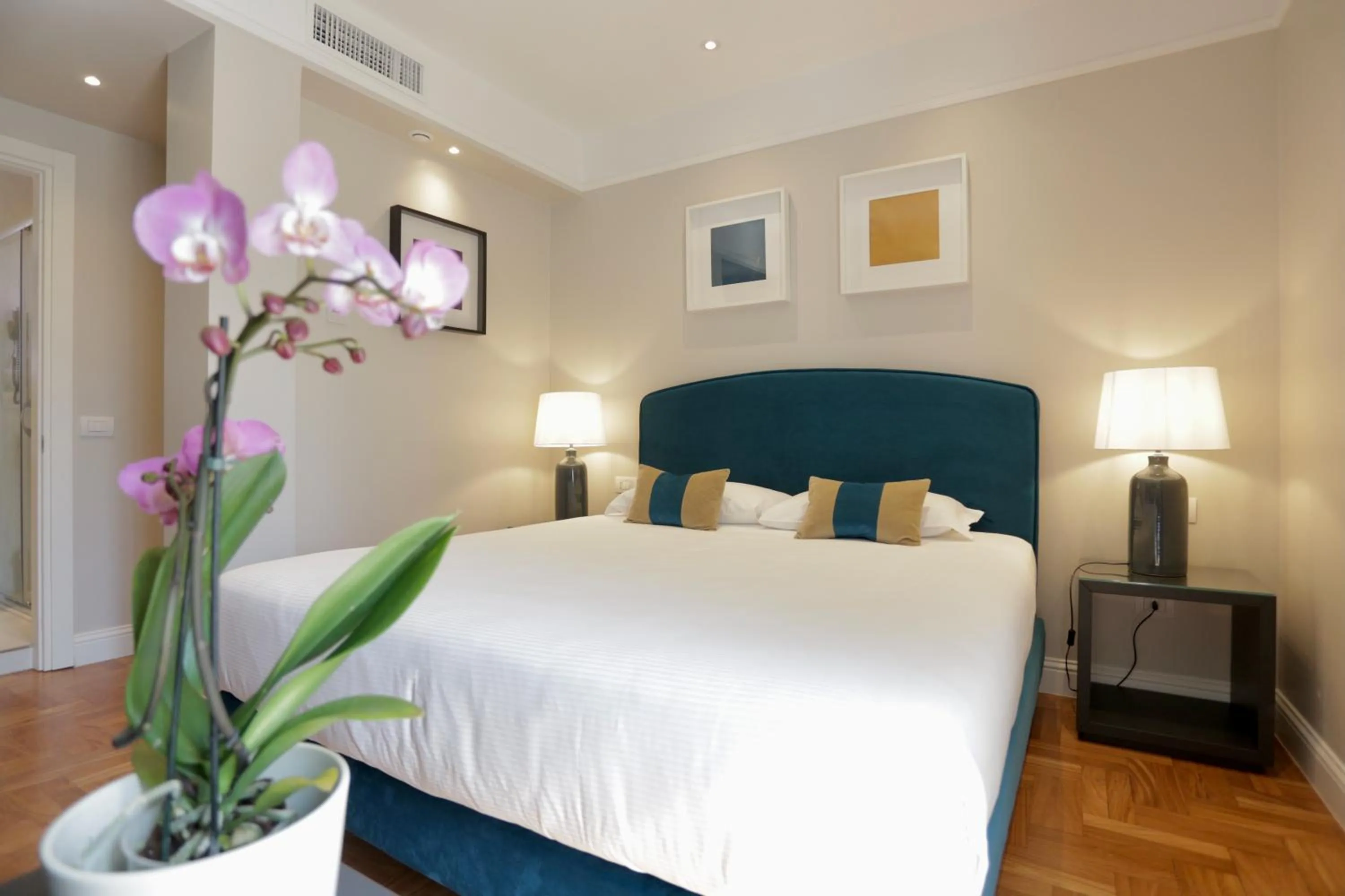 Bedroom, Bed in La Villetta Suite