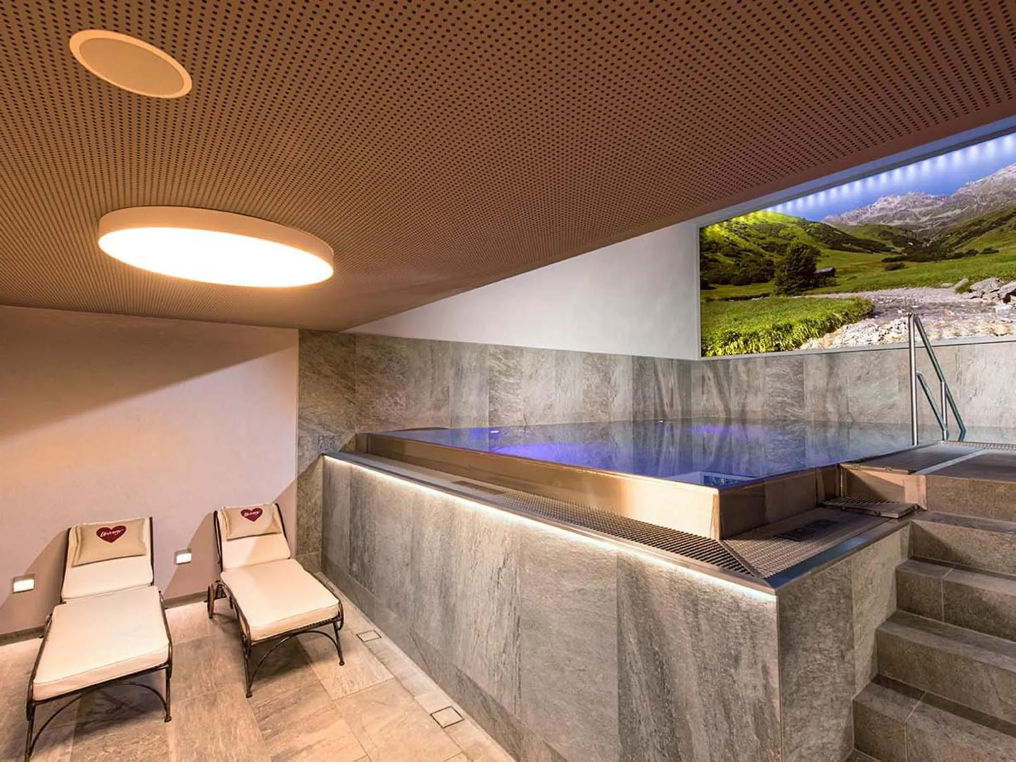 Swimming pool in Hotel Universo