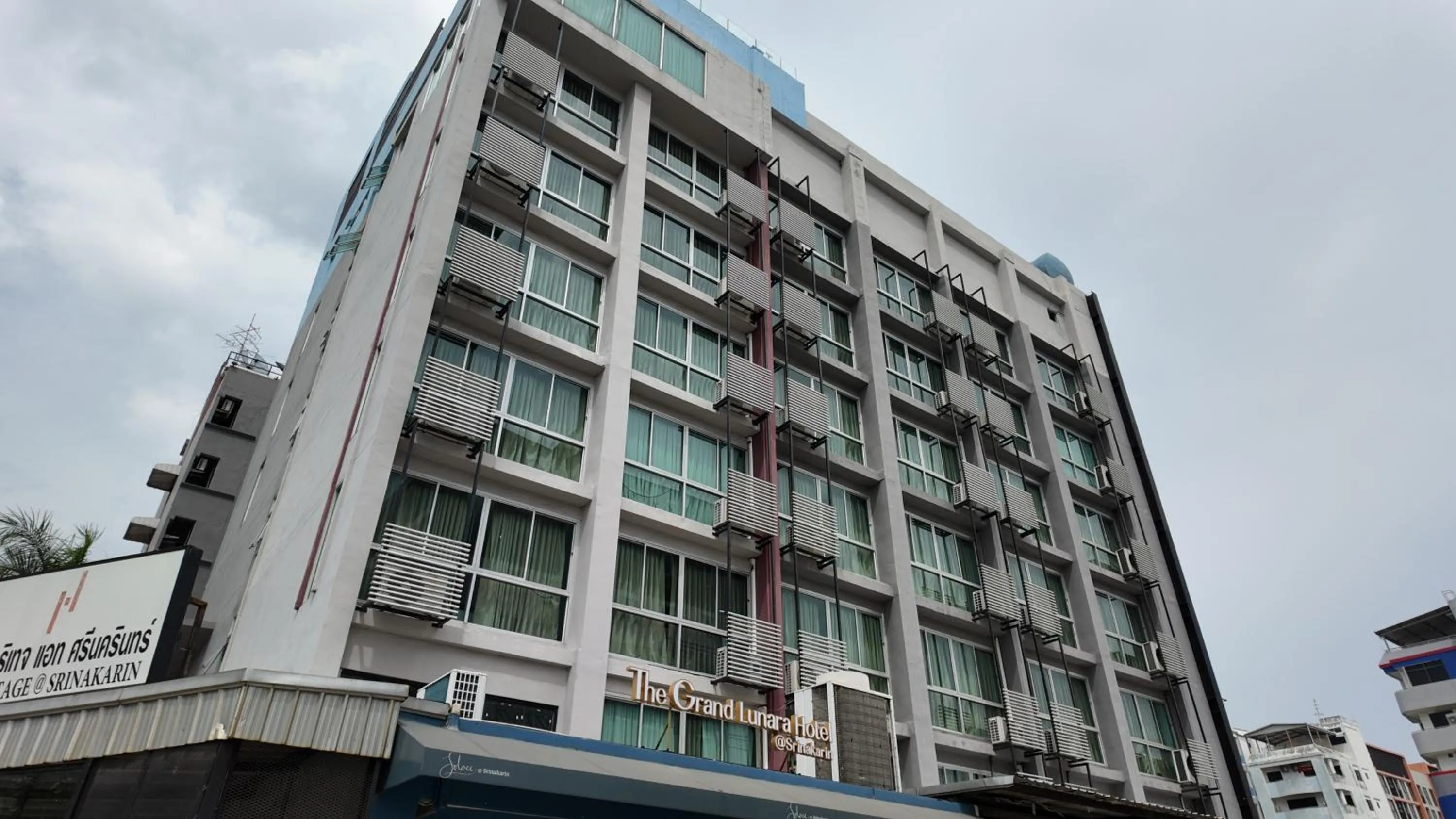 Property building in The Solac At Srinakarin