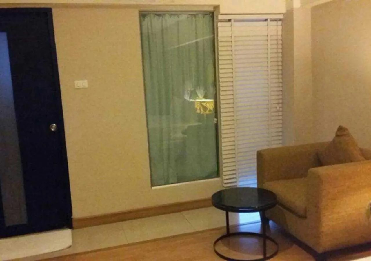 Living room in The Solac At Srinakarin