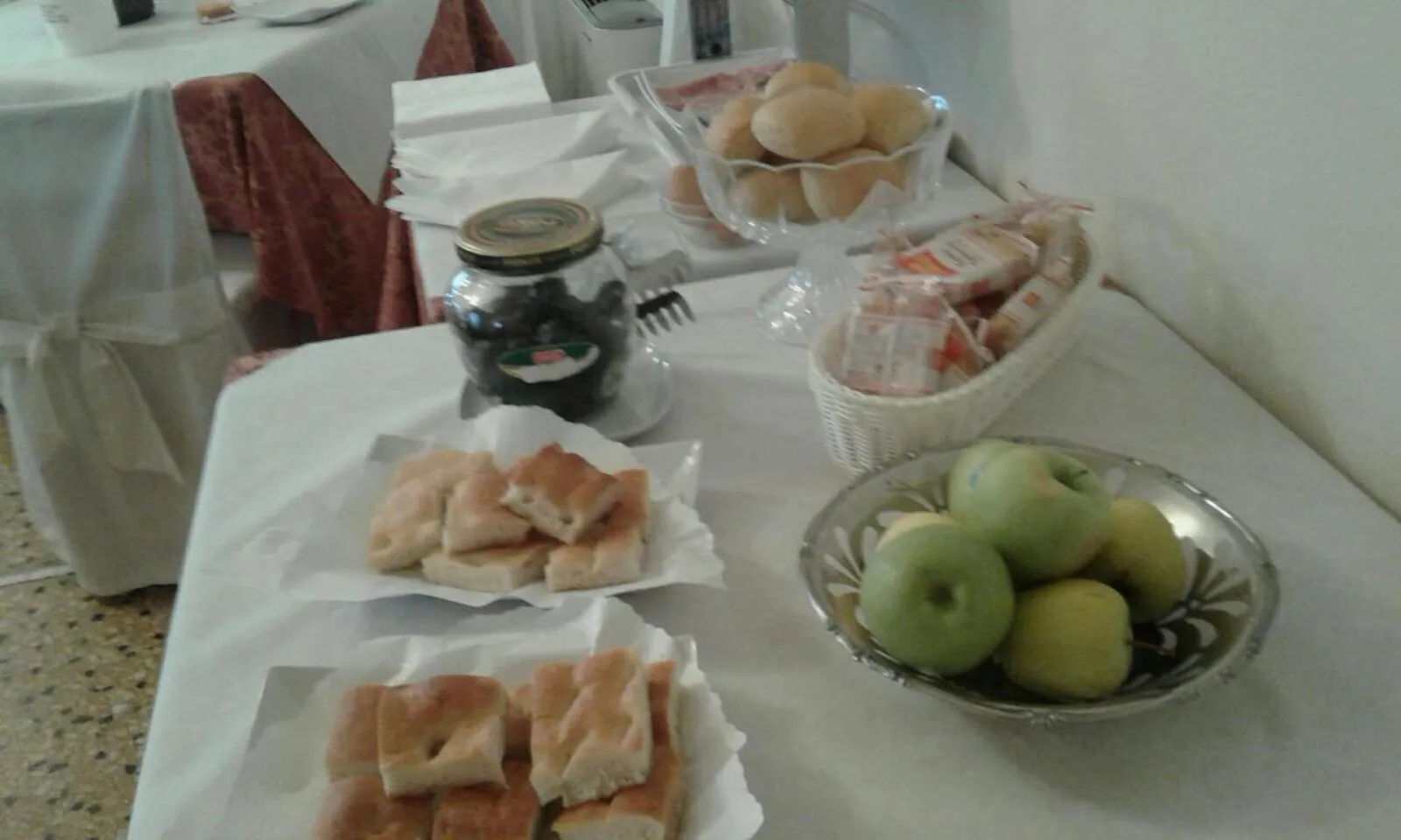 Breakfast in Hotel Gabbiano