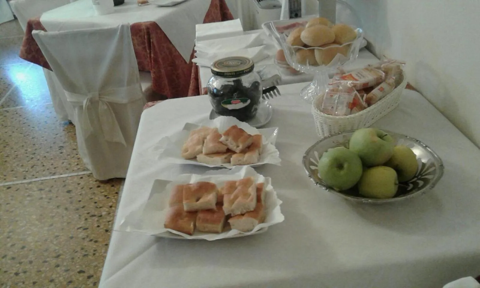 Breakfast in Hotel Gabbiano