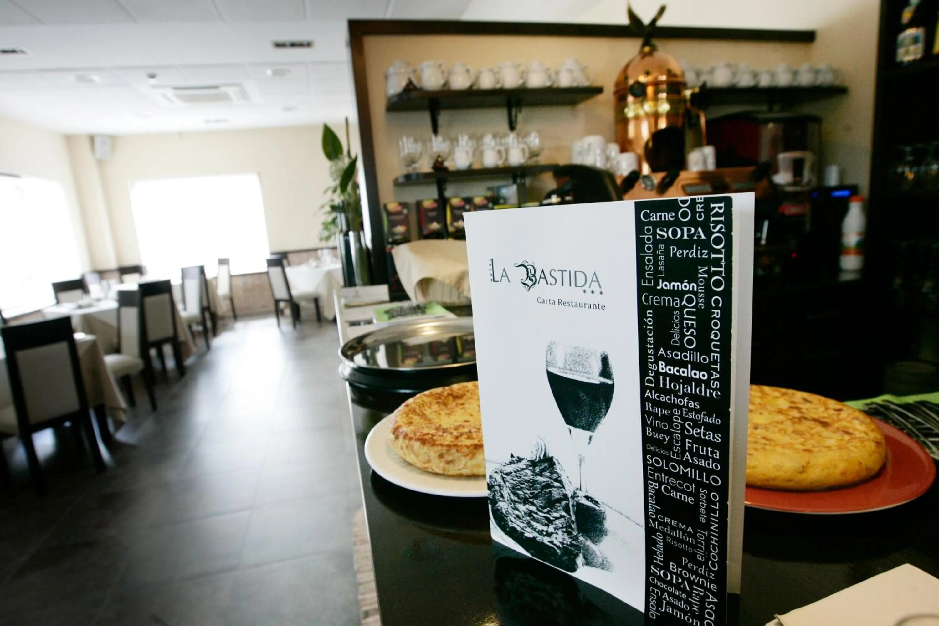 Restaurant/places to eat in Hotel La Bastida