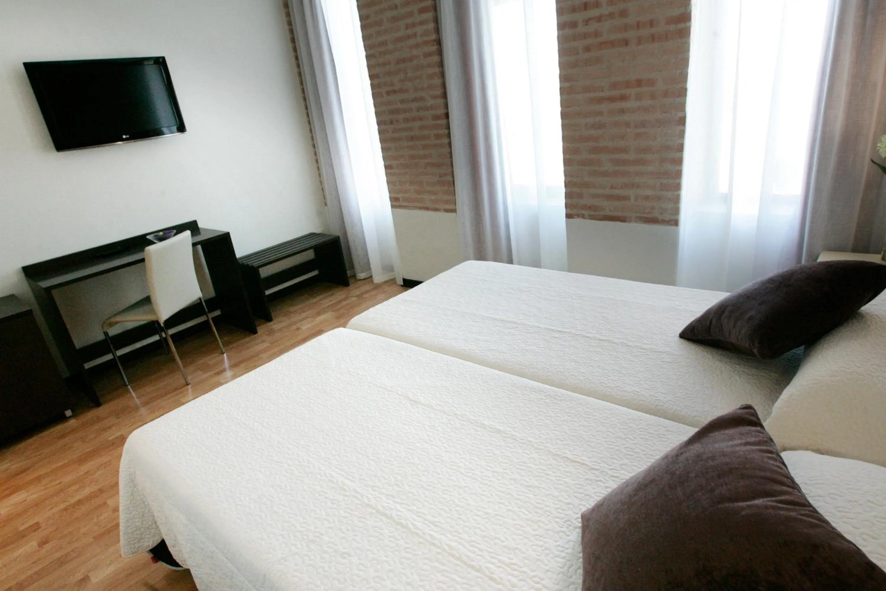 Bedroom, Bed in Hotel La Bastida