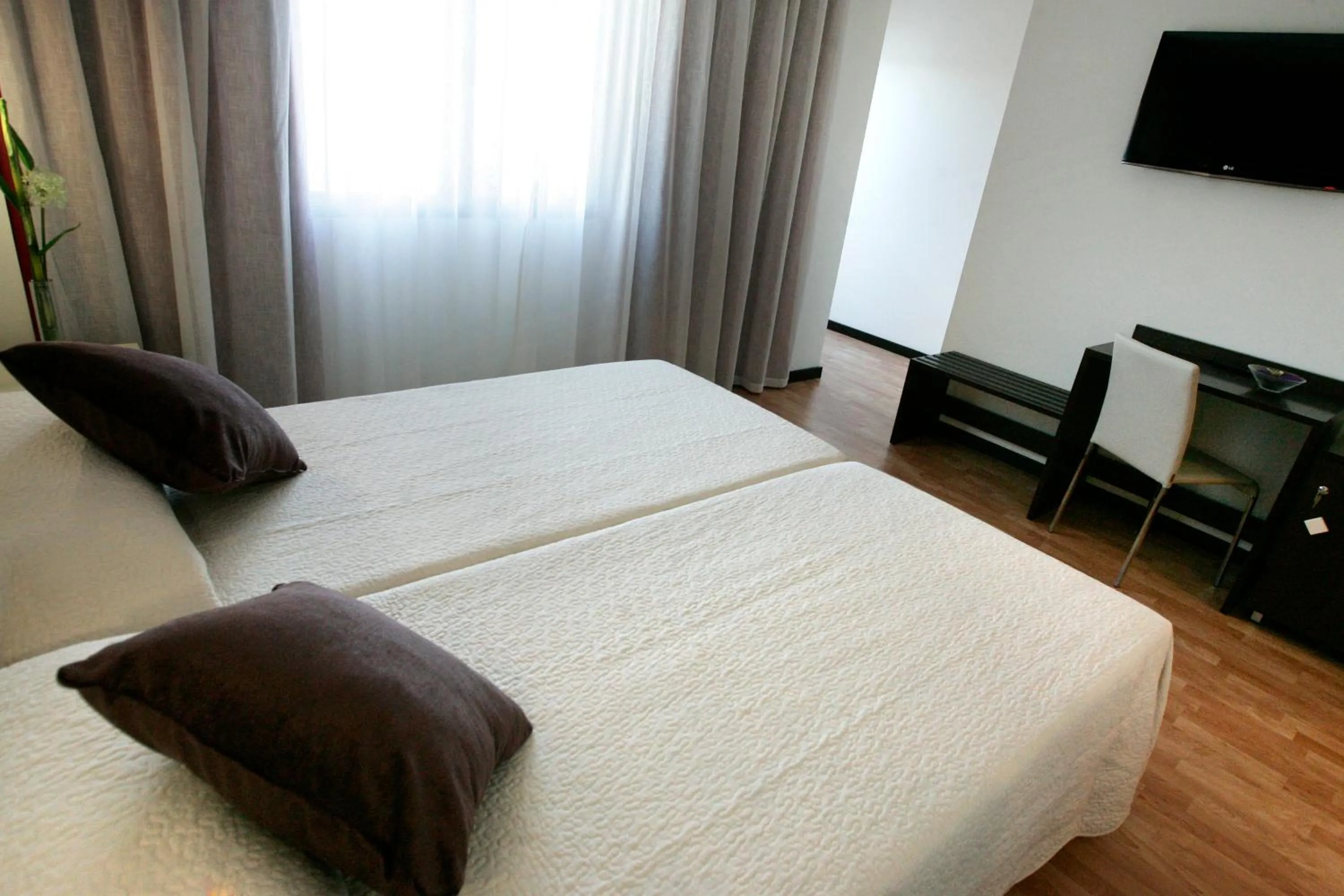 Bedroom, Bed in Hotel La Bastida