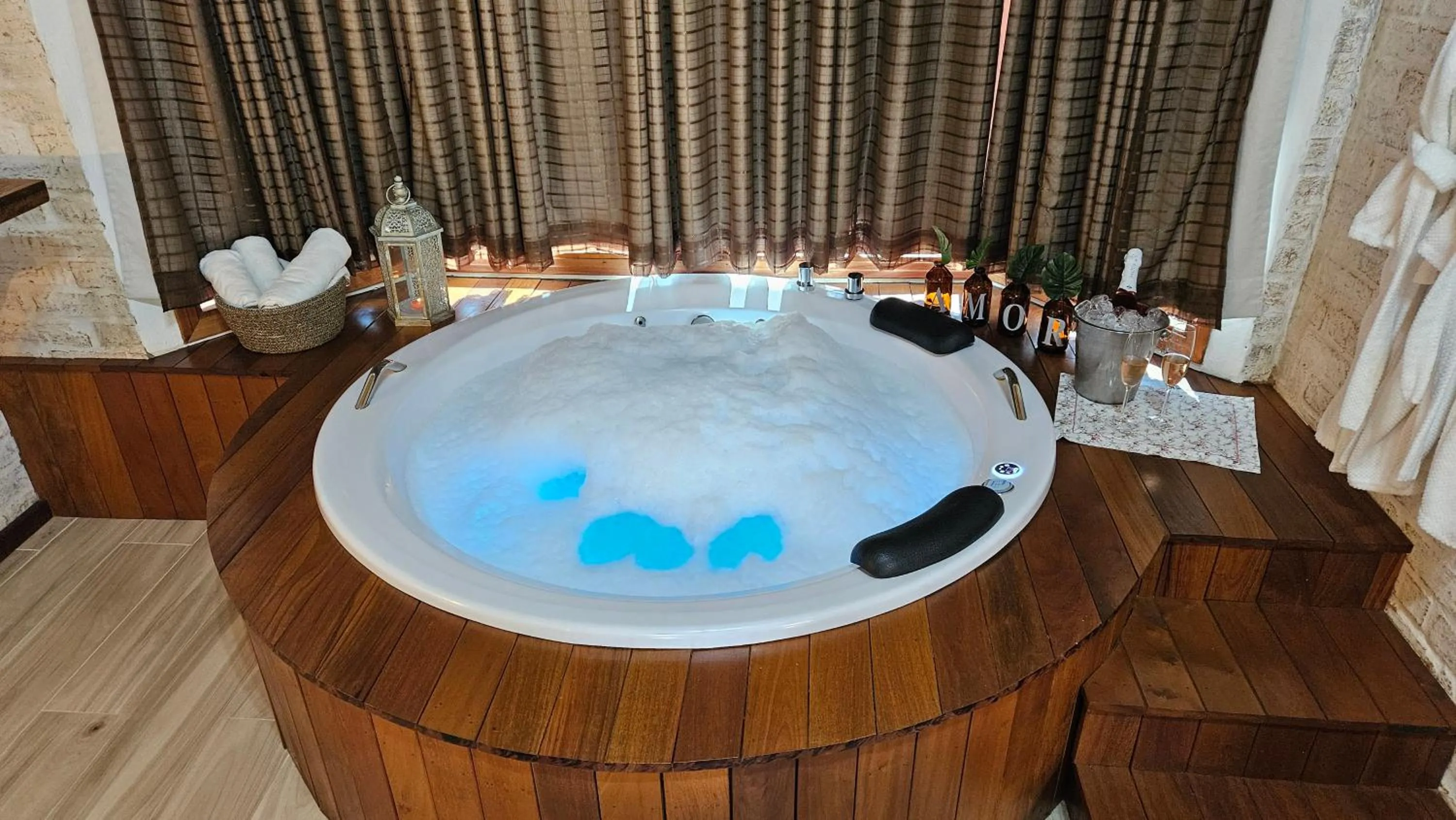 Hot Tub in Chalé Gosto da Roça