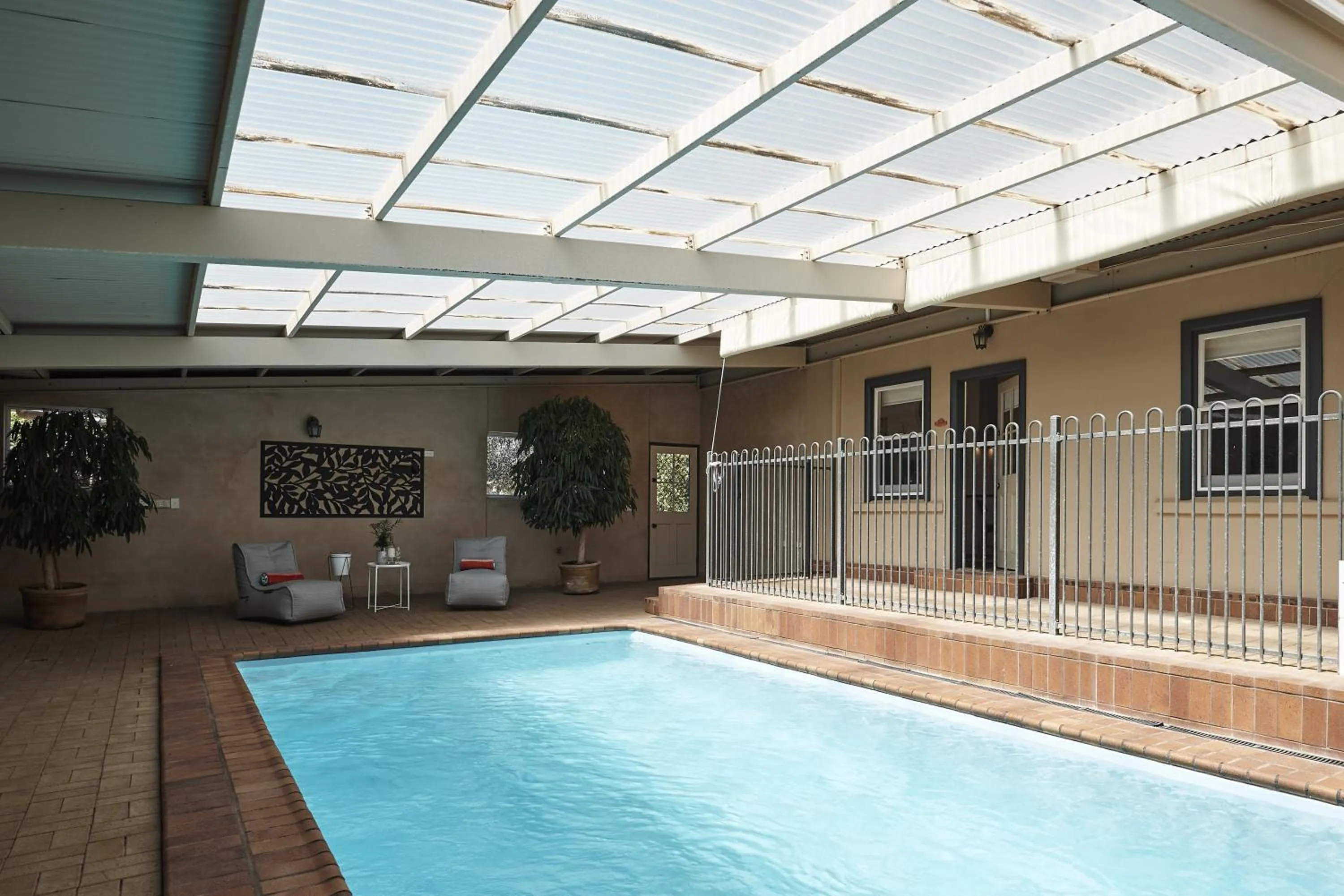 Swimming pool in Tomfoolery Winemaker's Cottage Barossa Valley