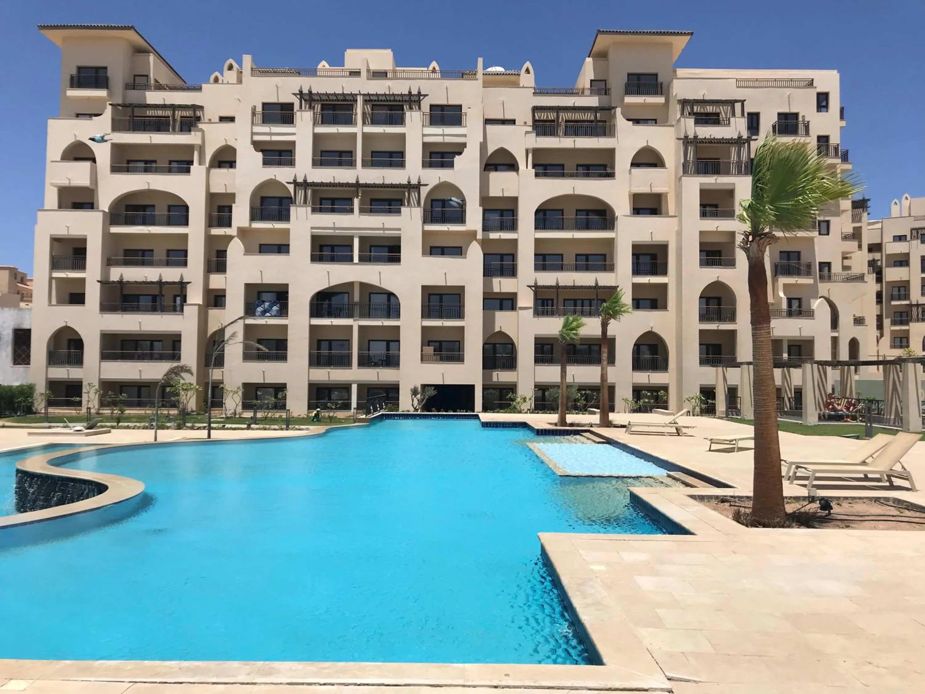 Property building in AlDau Heights Apartments