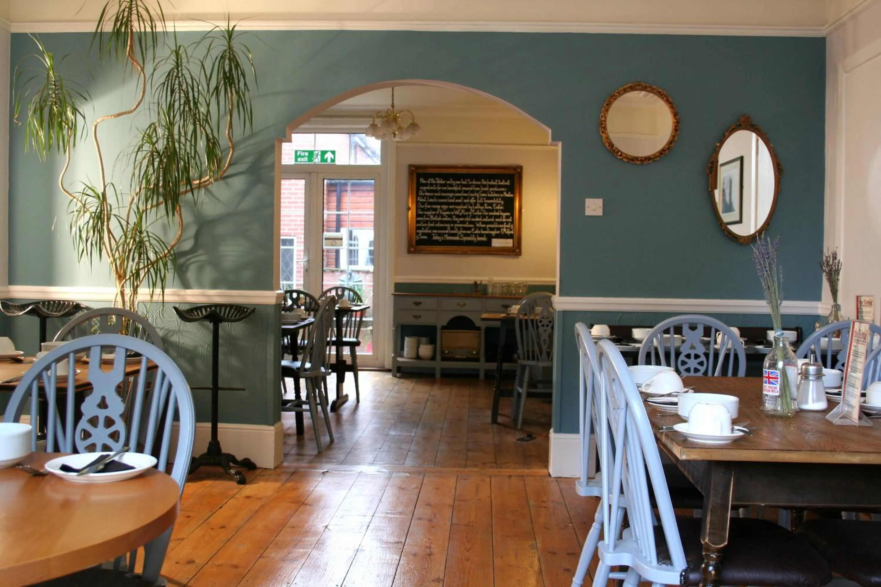 Restaurant/places to eat in The Telstar